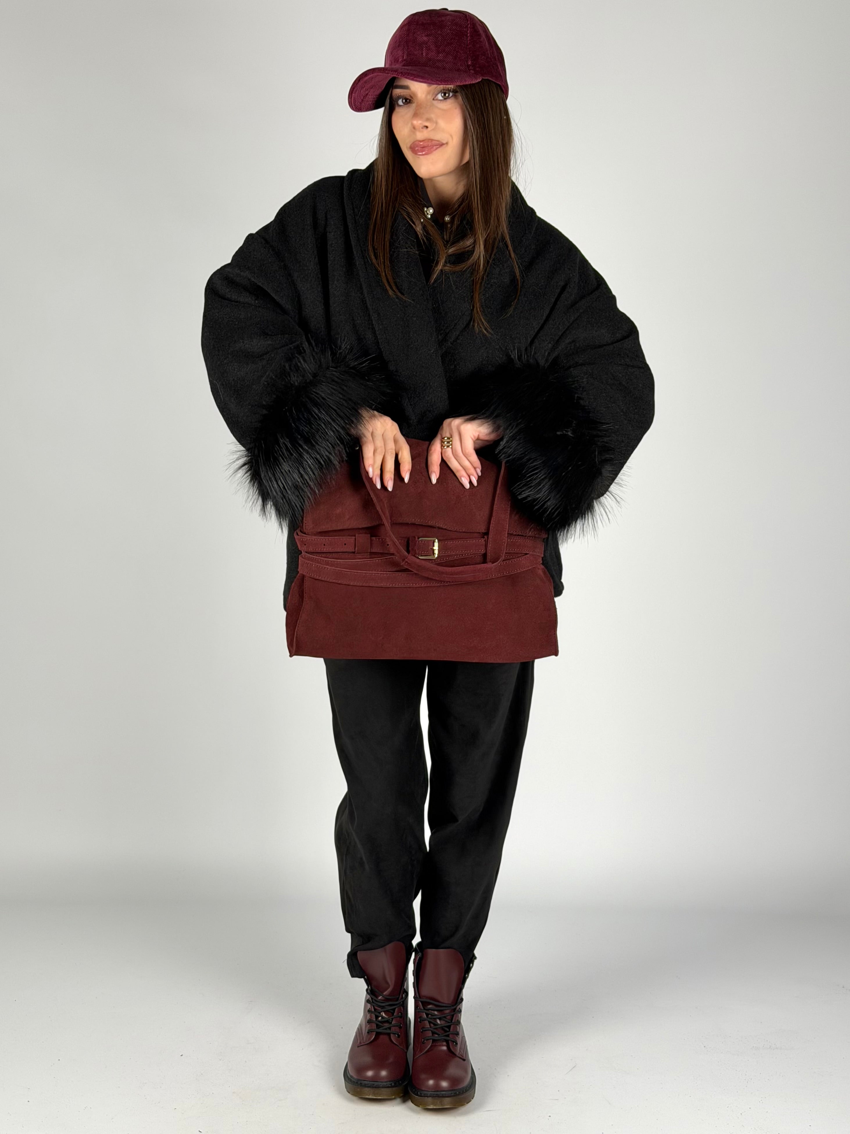 Cappotto maniche pelliccia nero