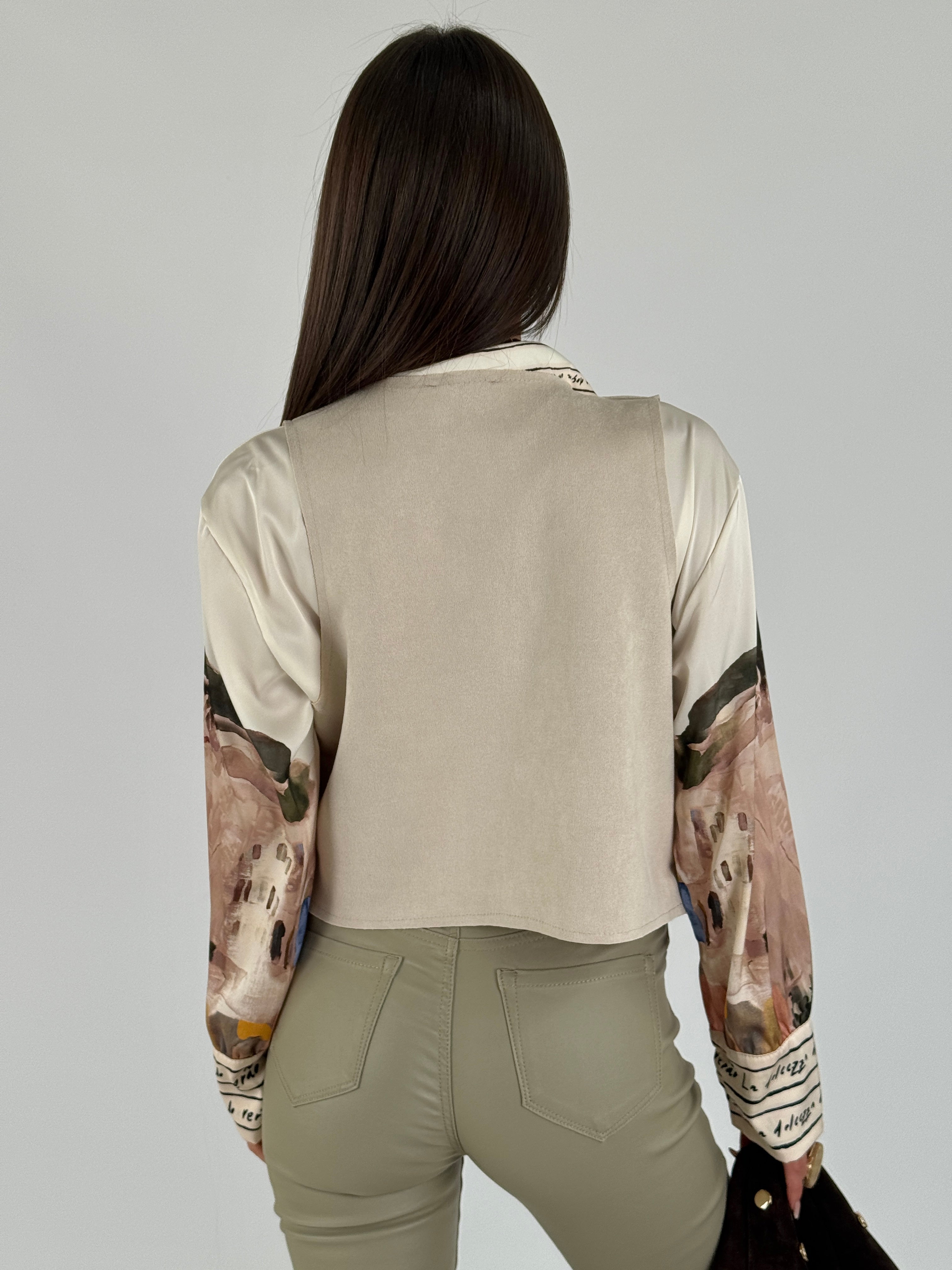 Gilet borchie scamosciato beige