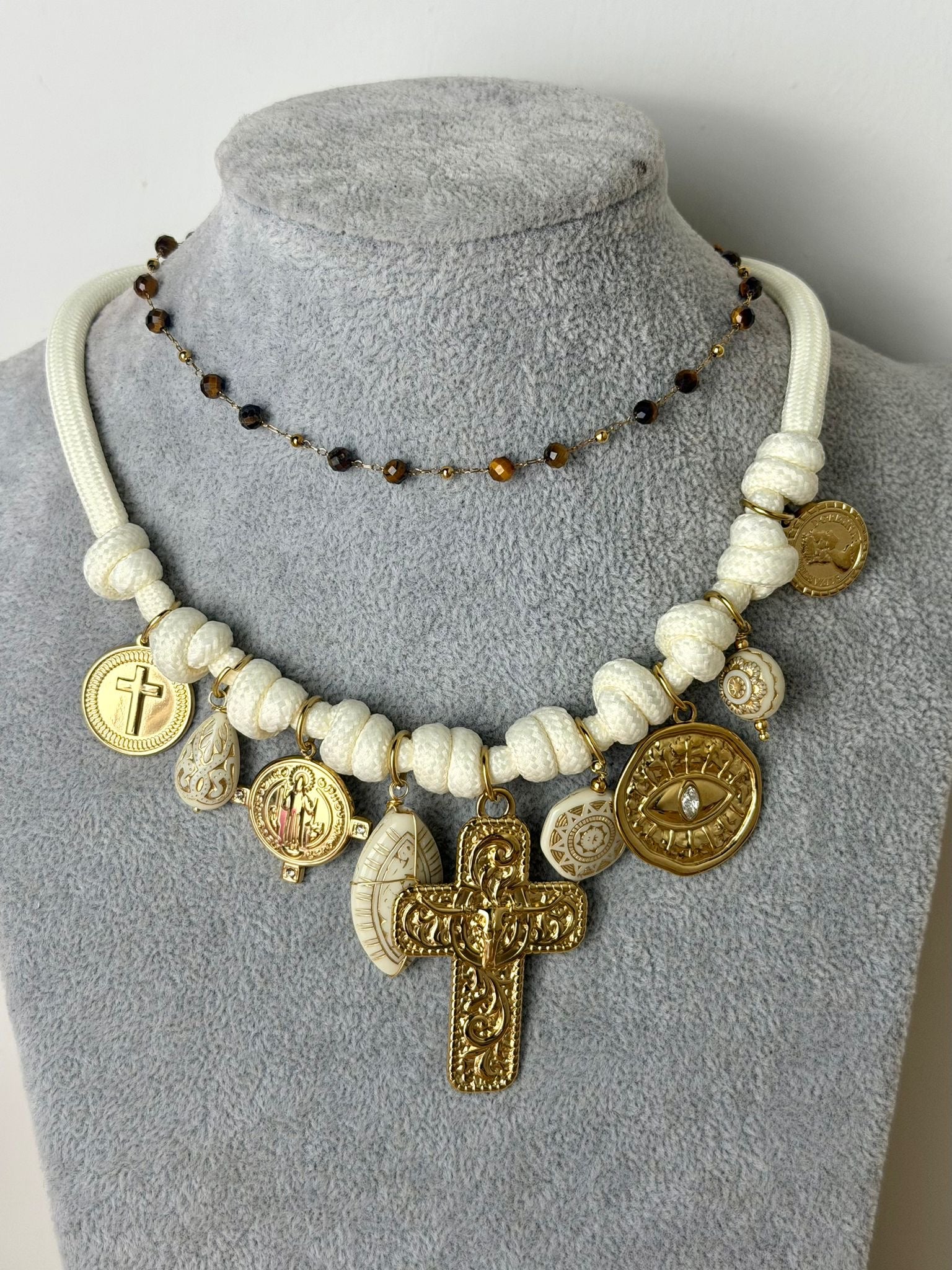 Collana sacro incanto