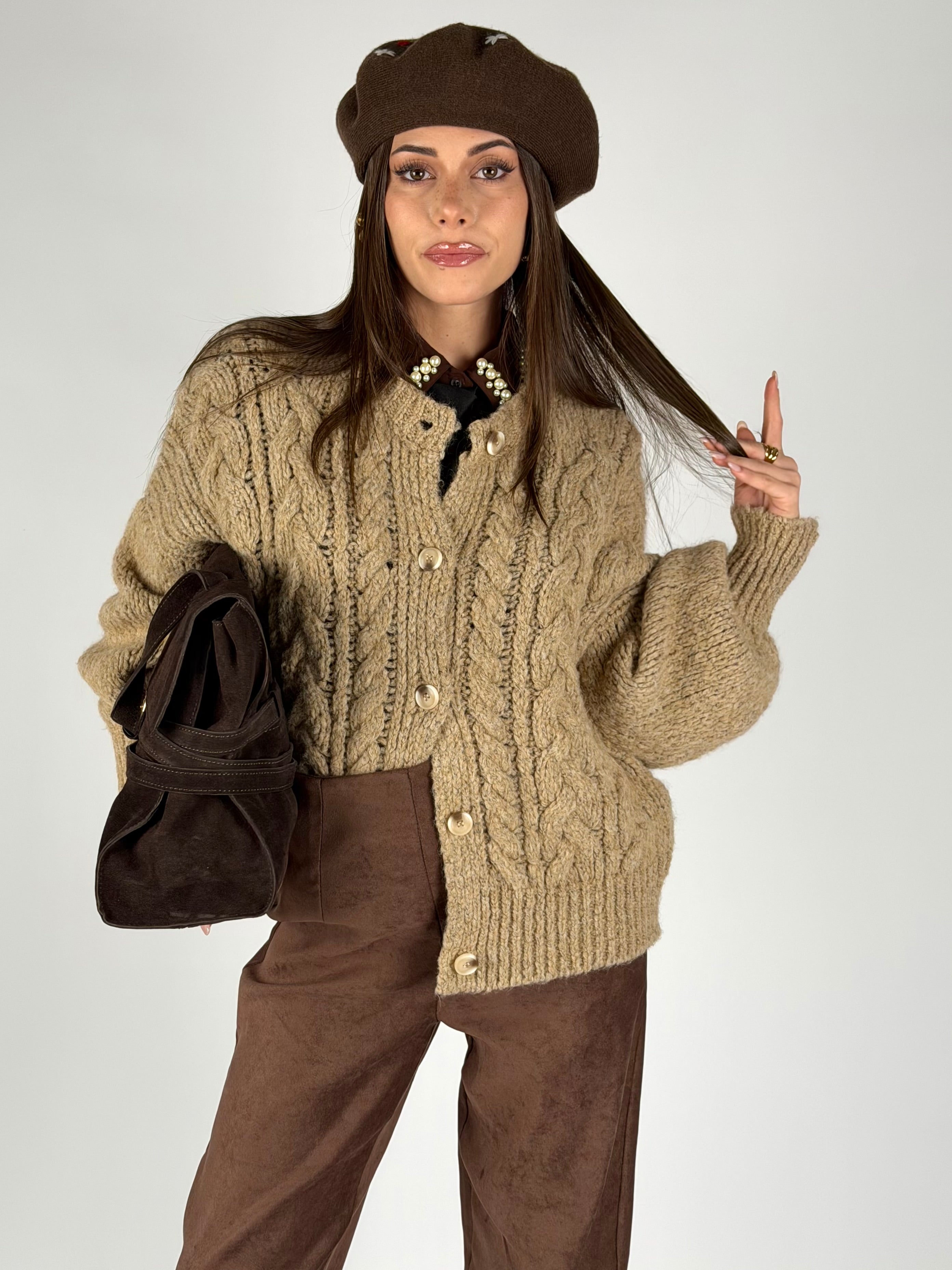 Maglia Cardigan bottoni treccia beige