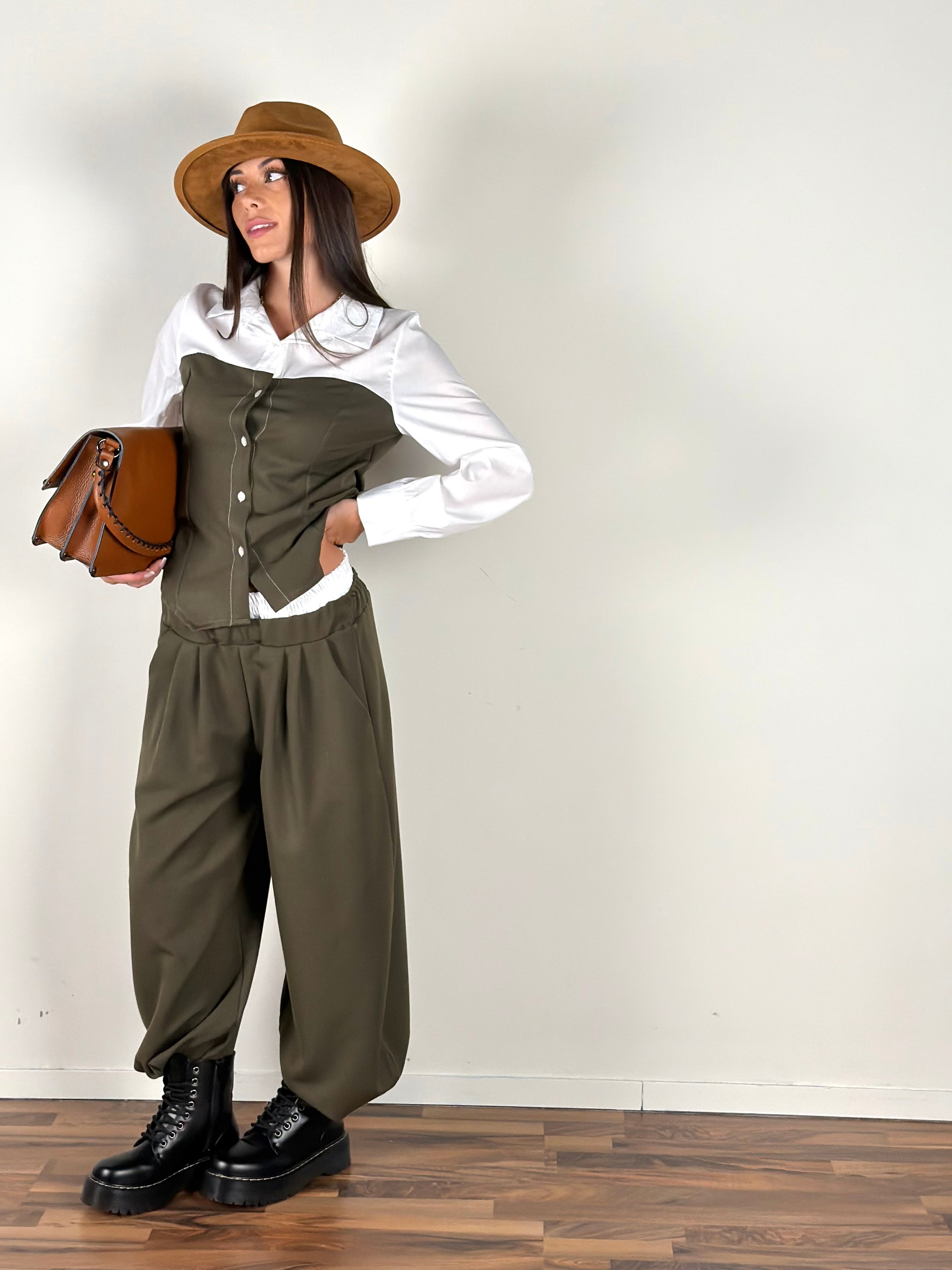 Pantalone completo kiss verde