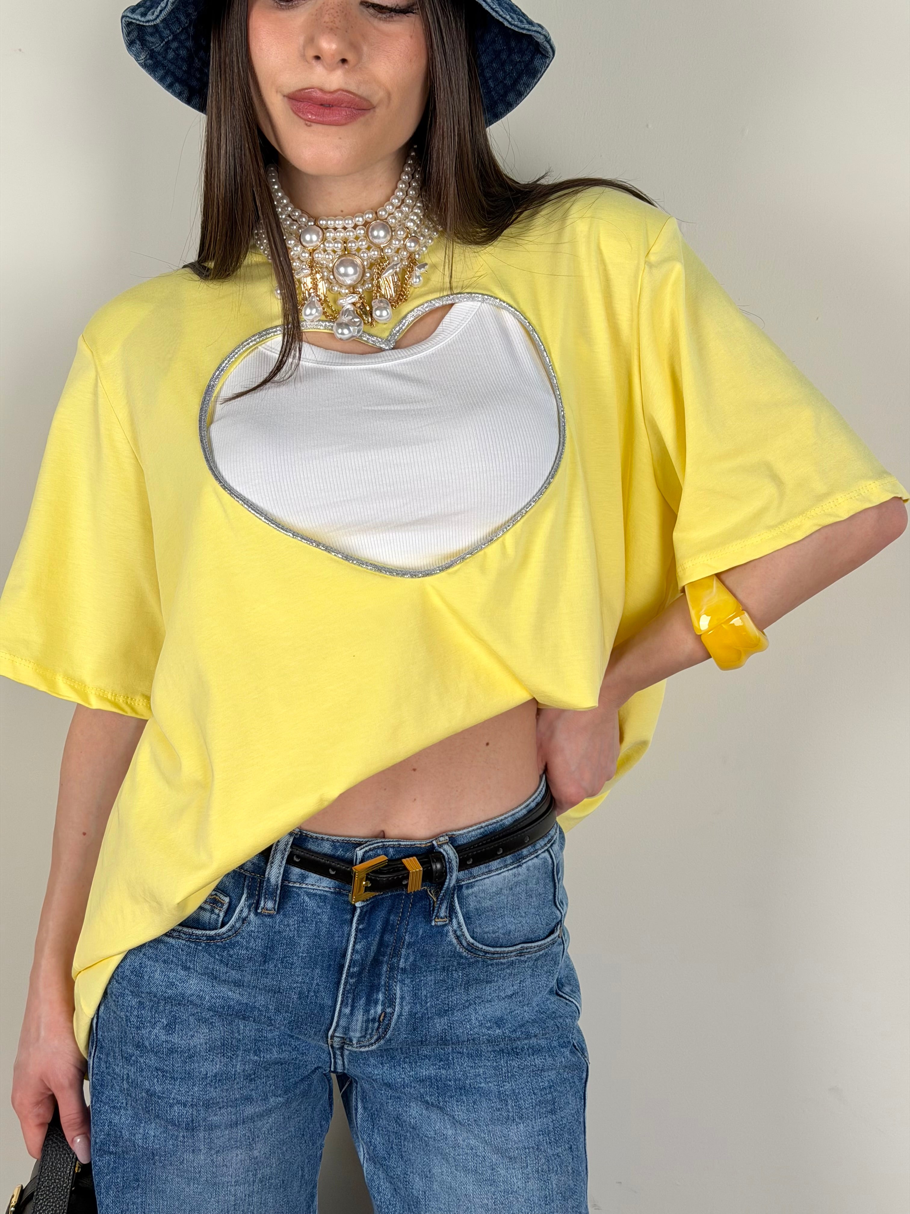 T-shirt cuore vuoto gialla