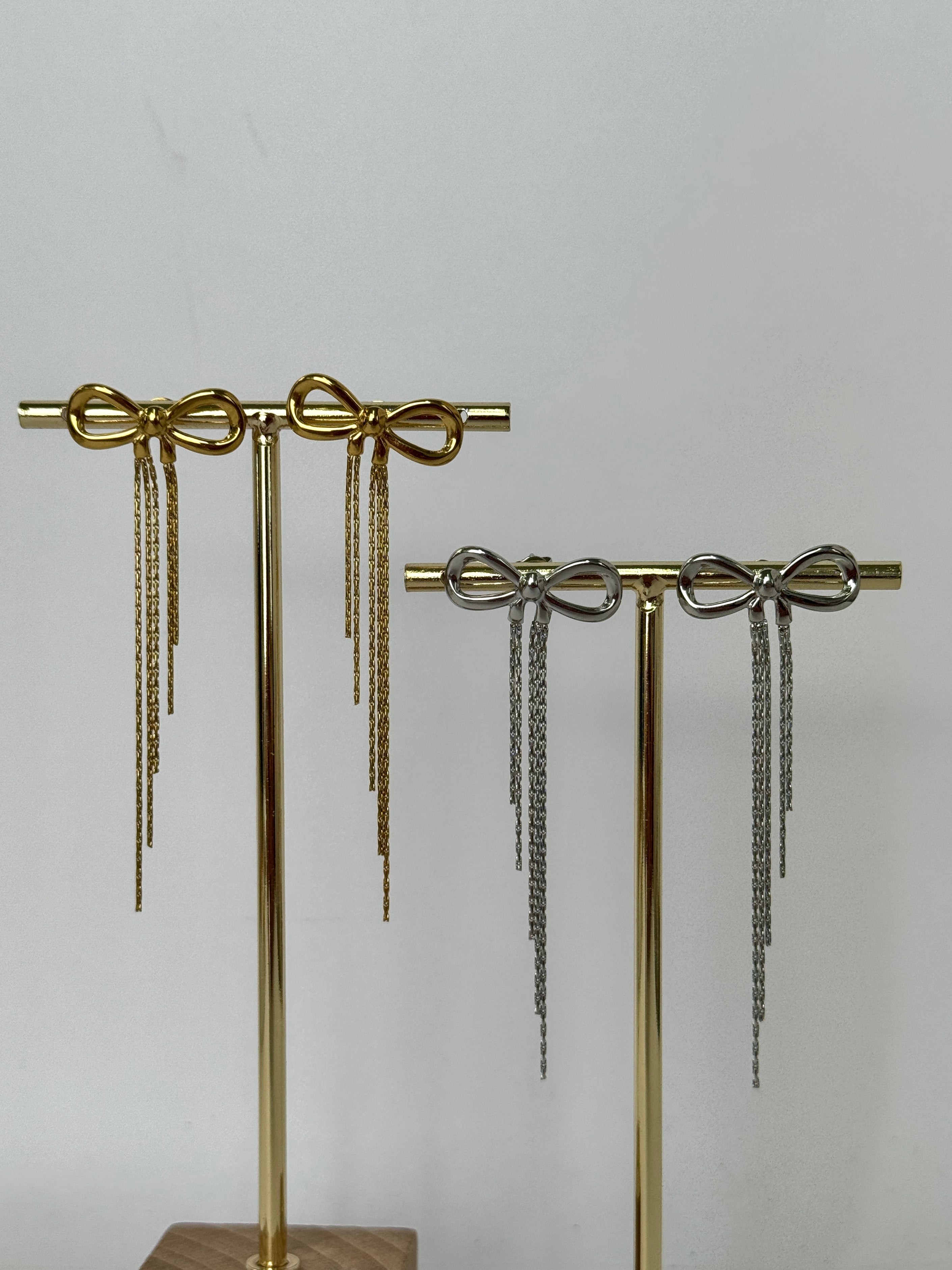 Orecchini fiocco pendenti - 2 colori