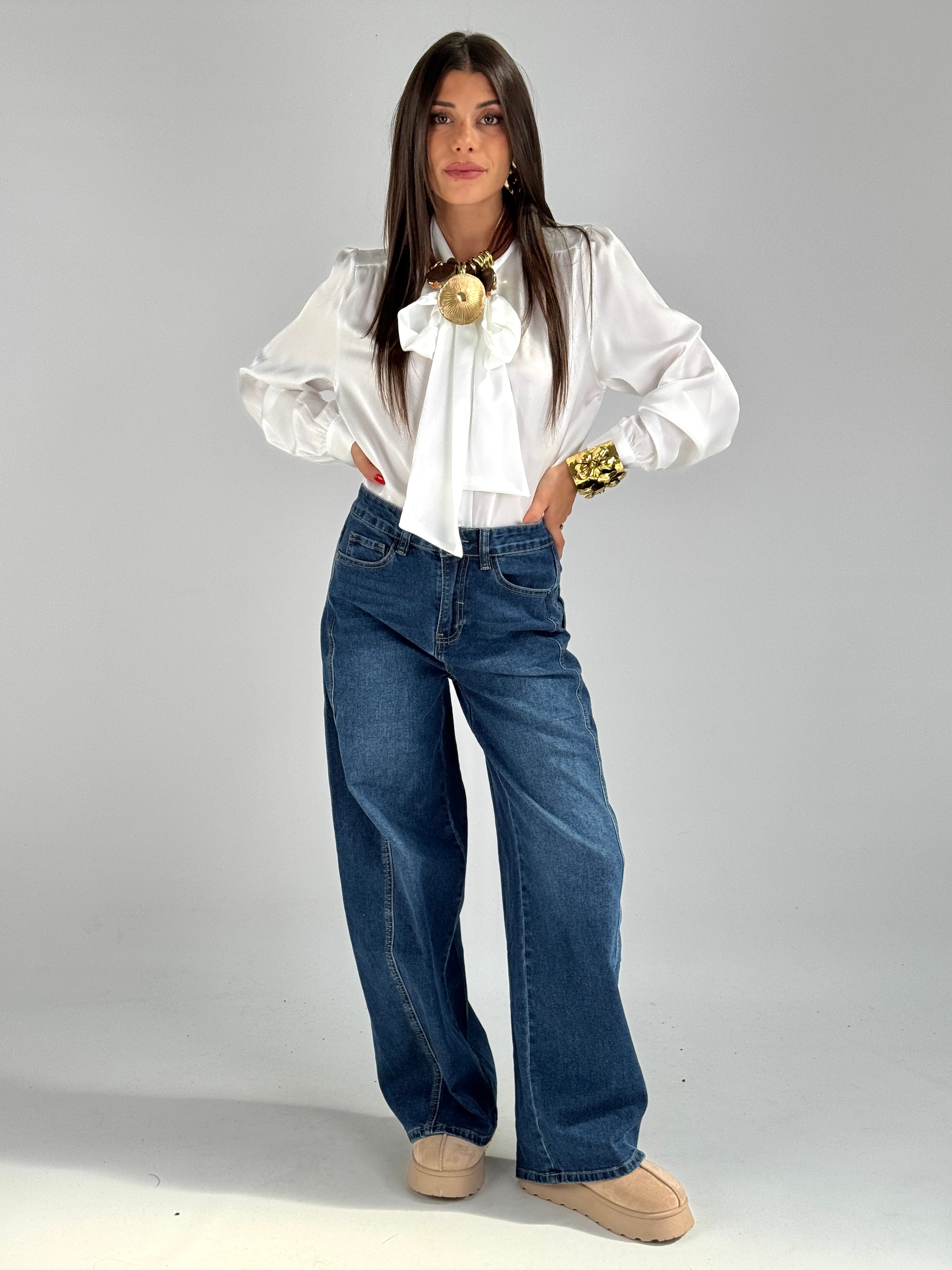 Camicia monocolore fiocco bianca