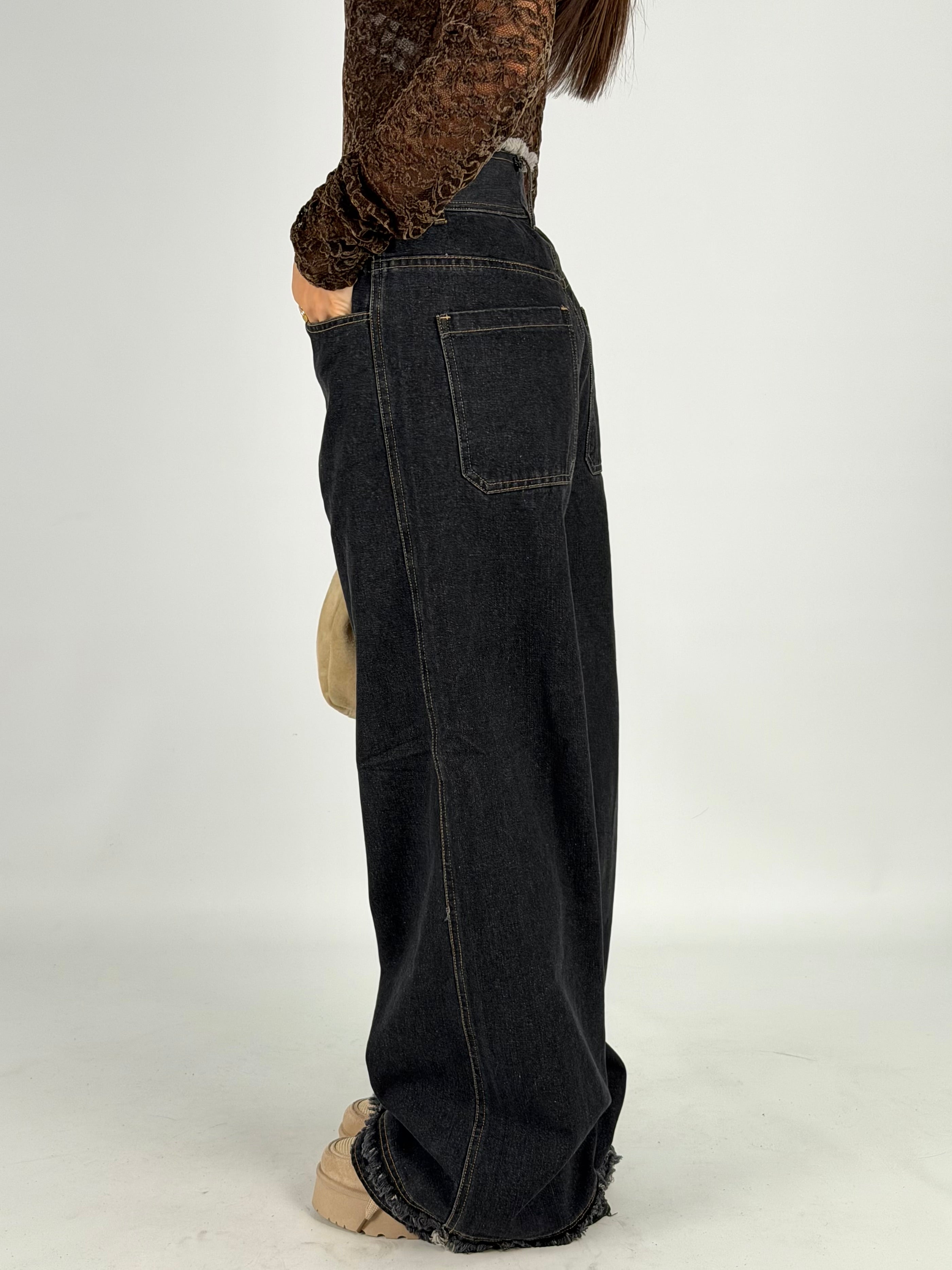 Jeans sfrangiatura in vita