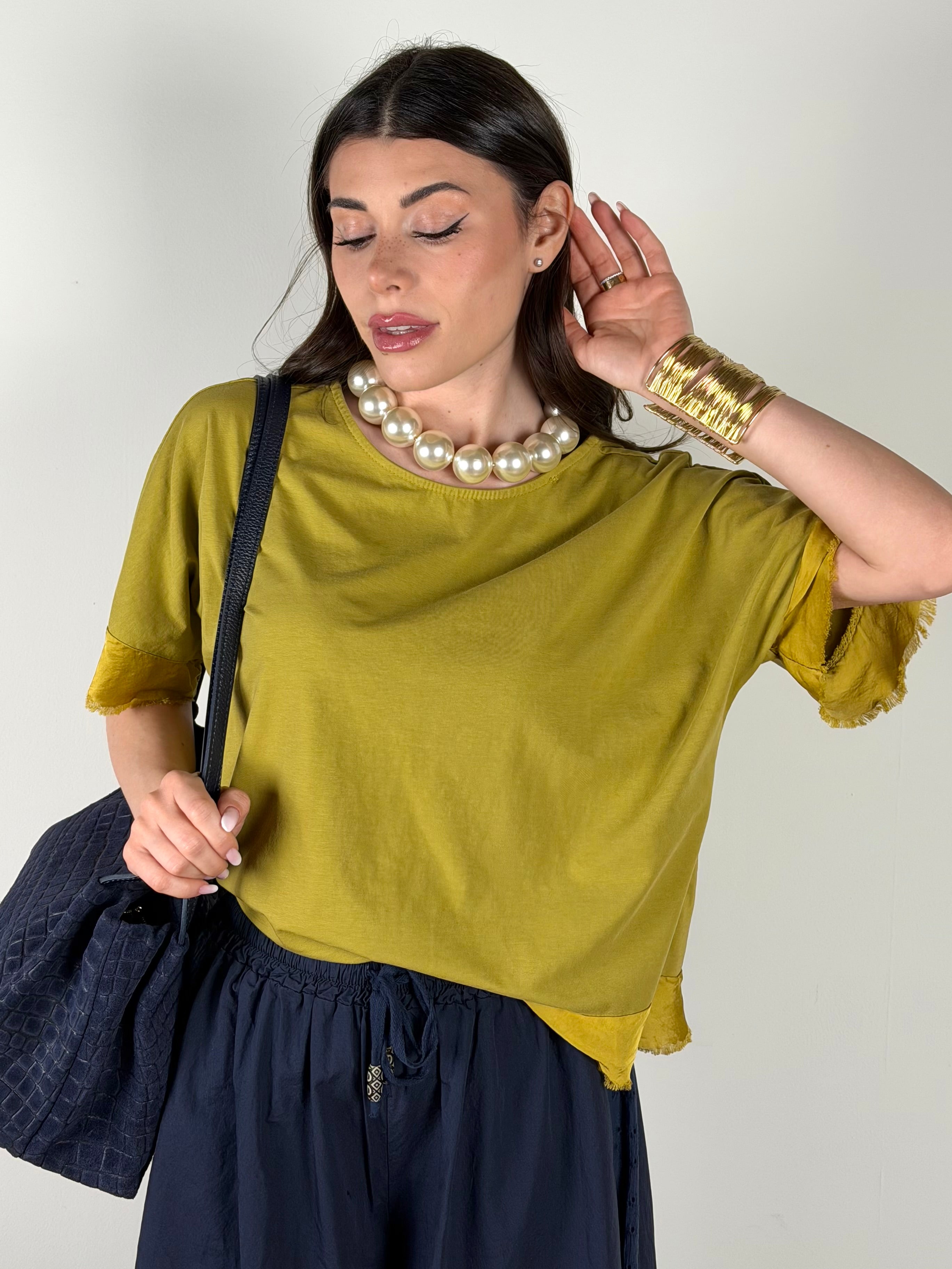 T-shirt bottoni retro verde