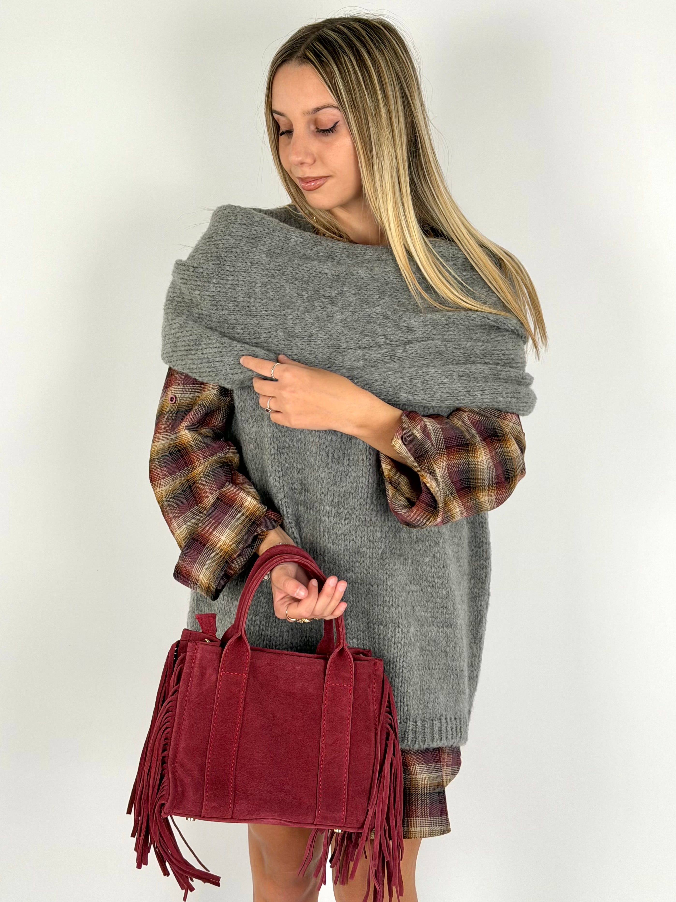 Smanicato + sciarpa grigia