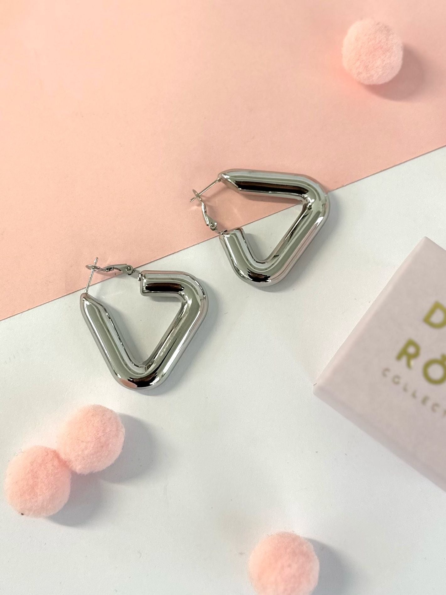 Orecchini maxi triangle bold