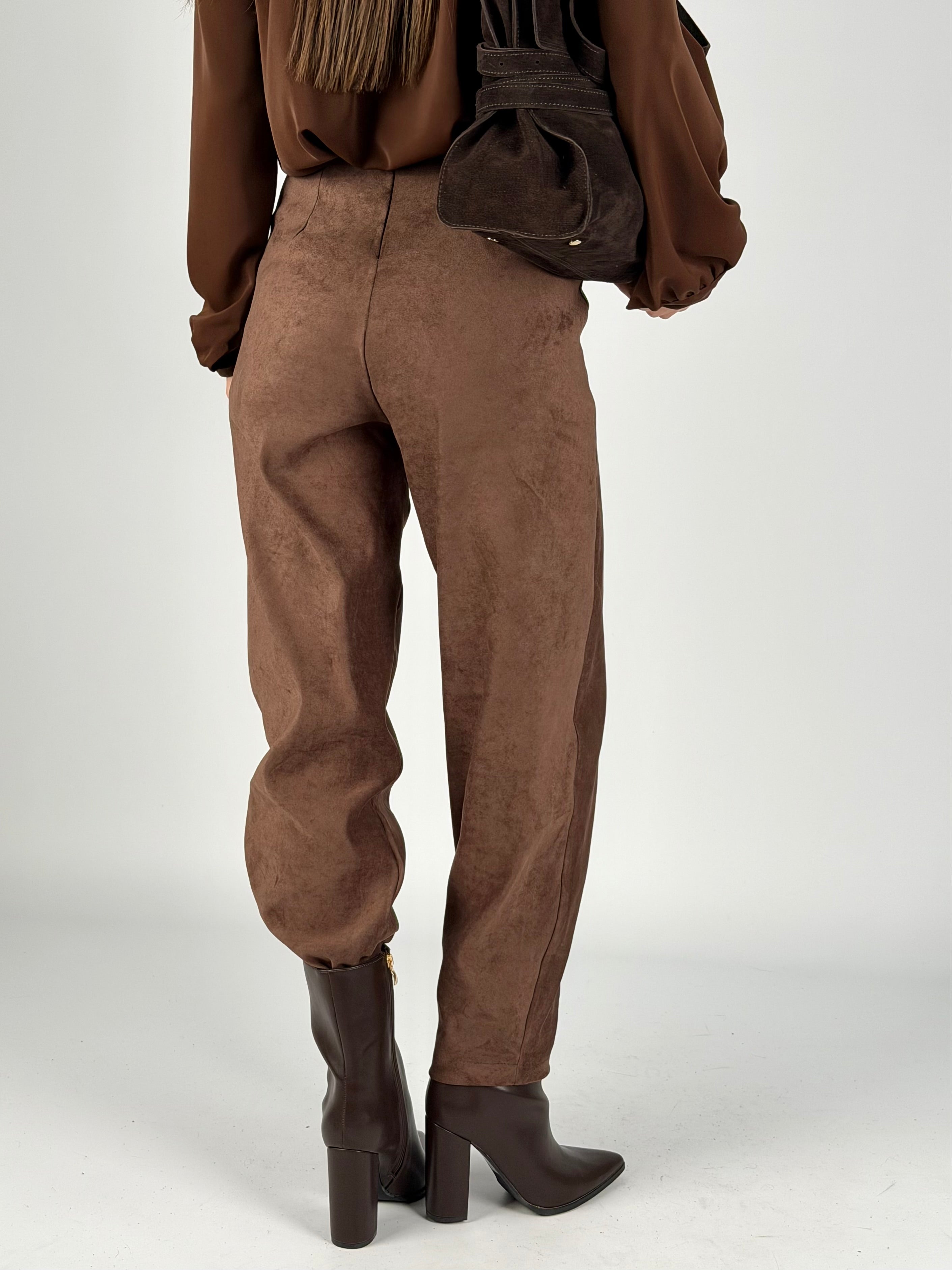 Pantalone scamosciato moro