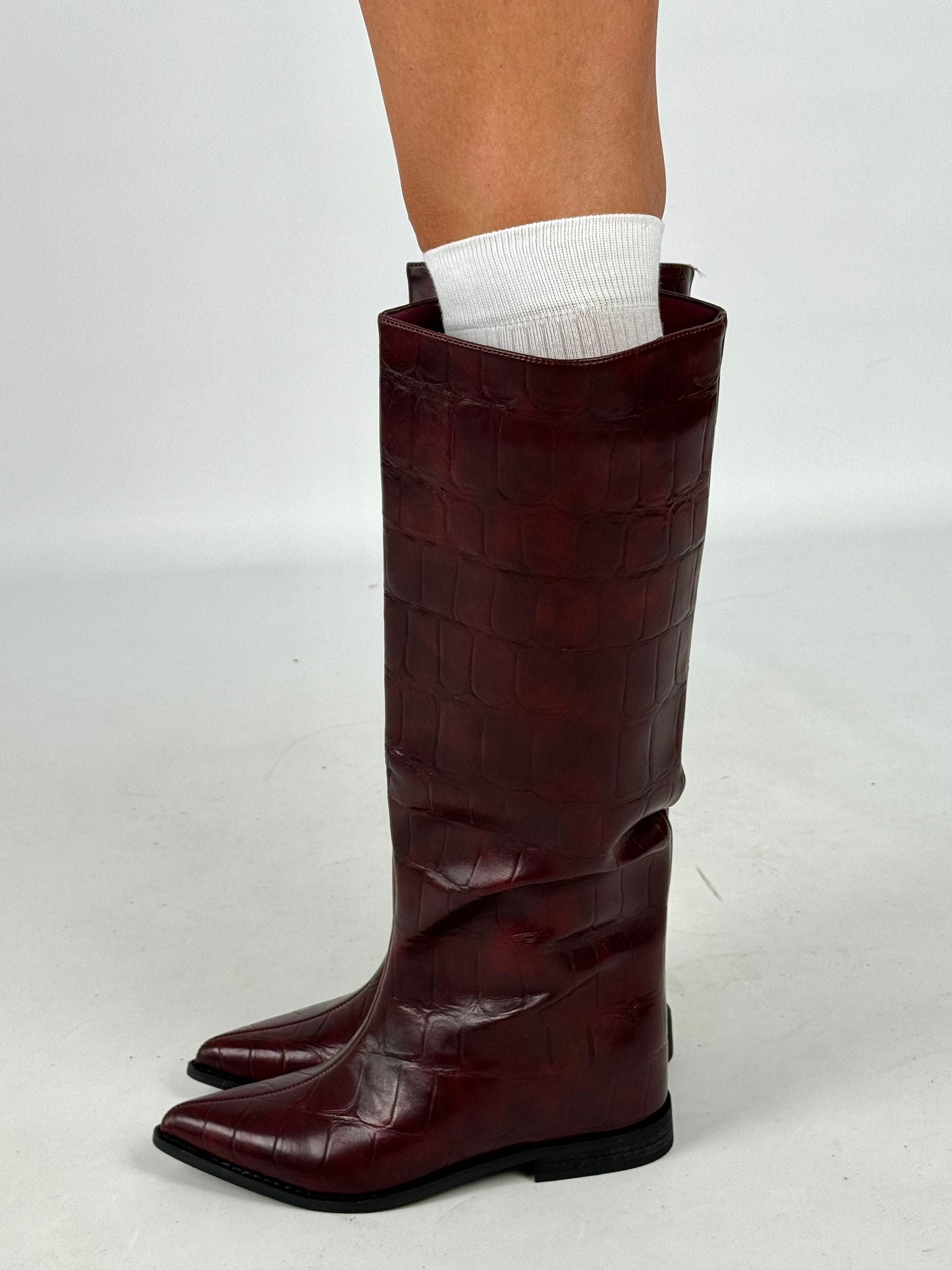 Stivale effetto crocodile bordeaux