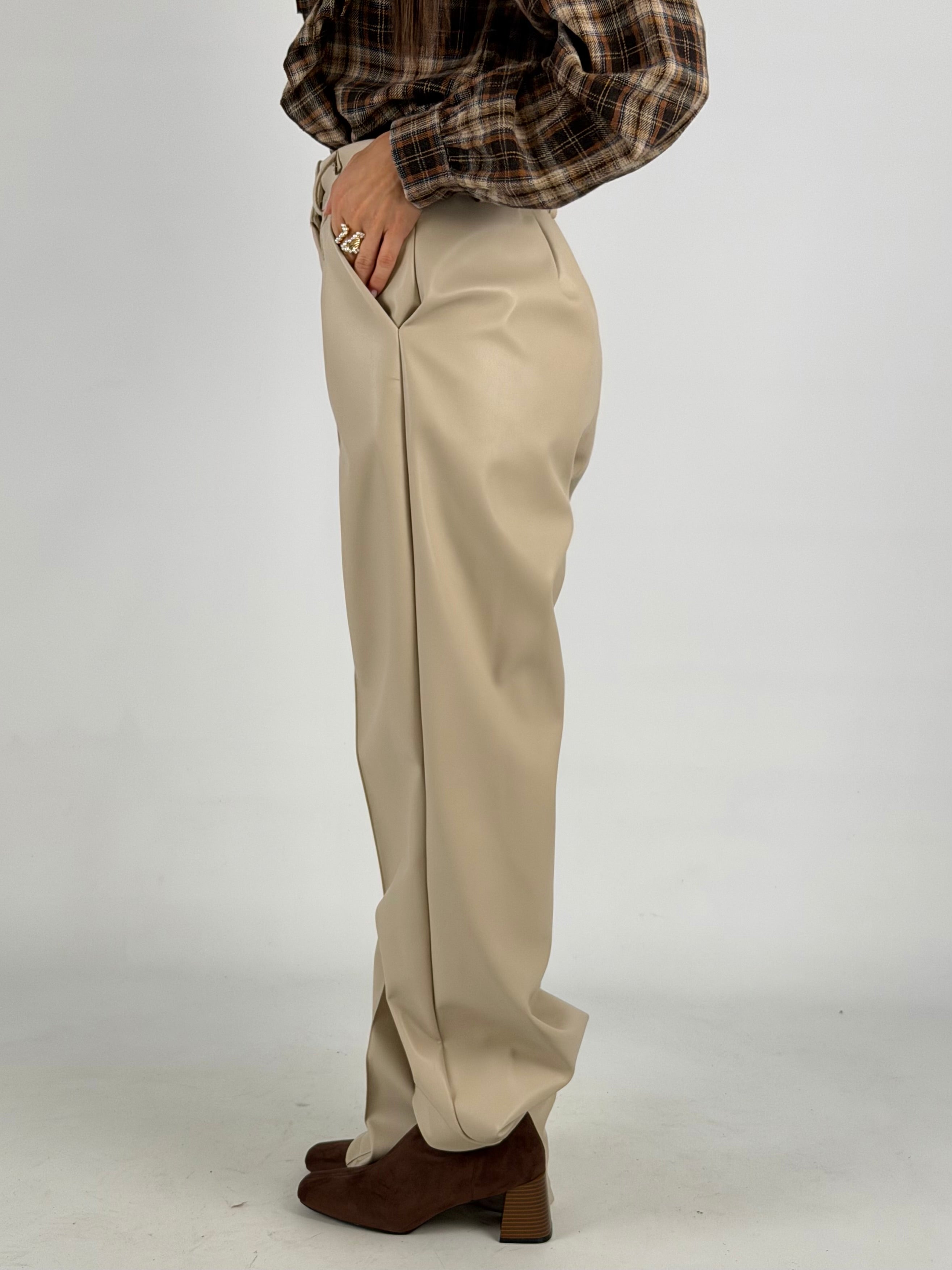 Pantalone ecopelle beige