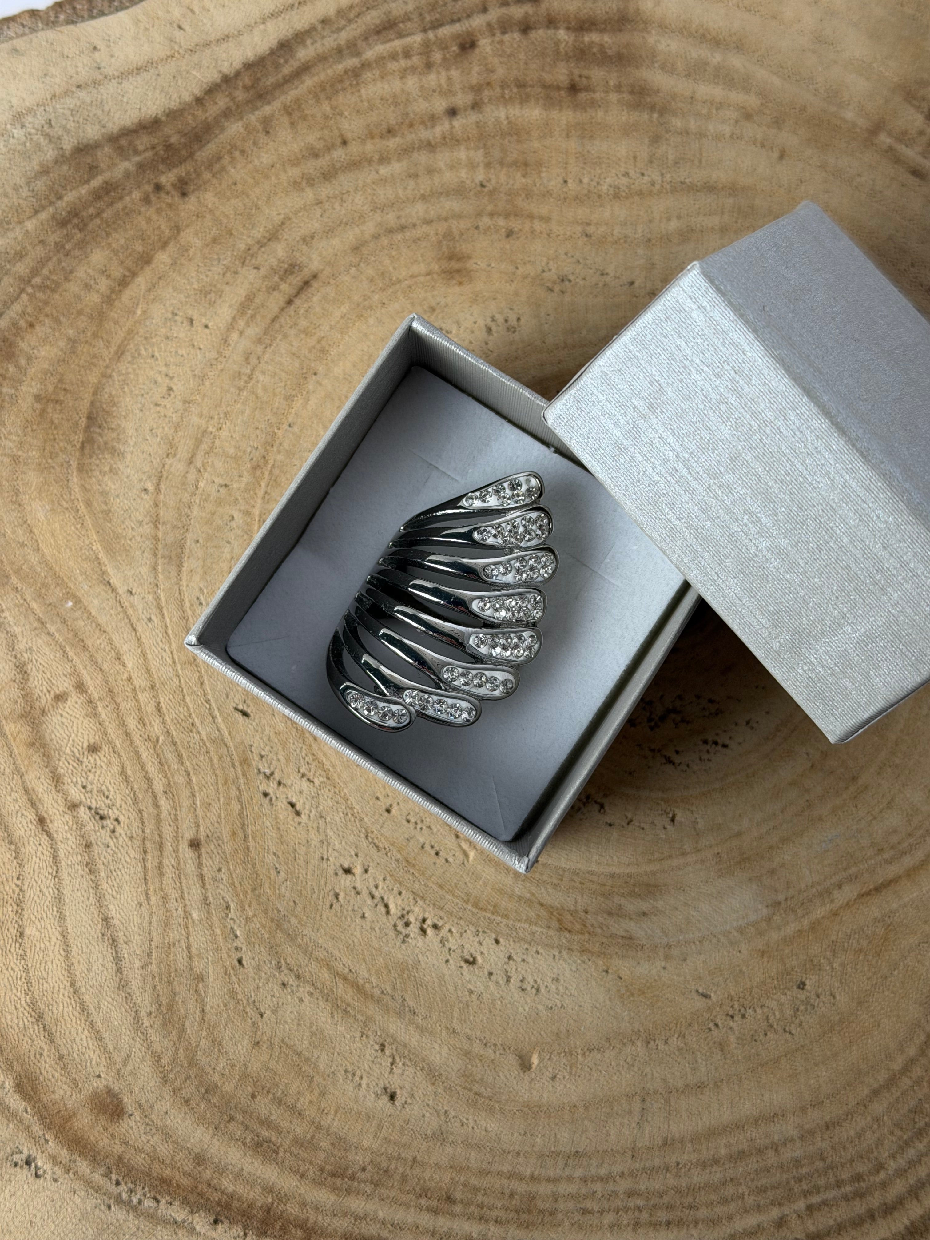 Anello maxi foglia zirconato