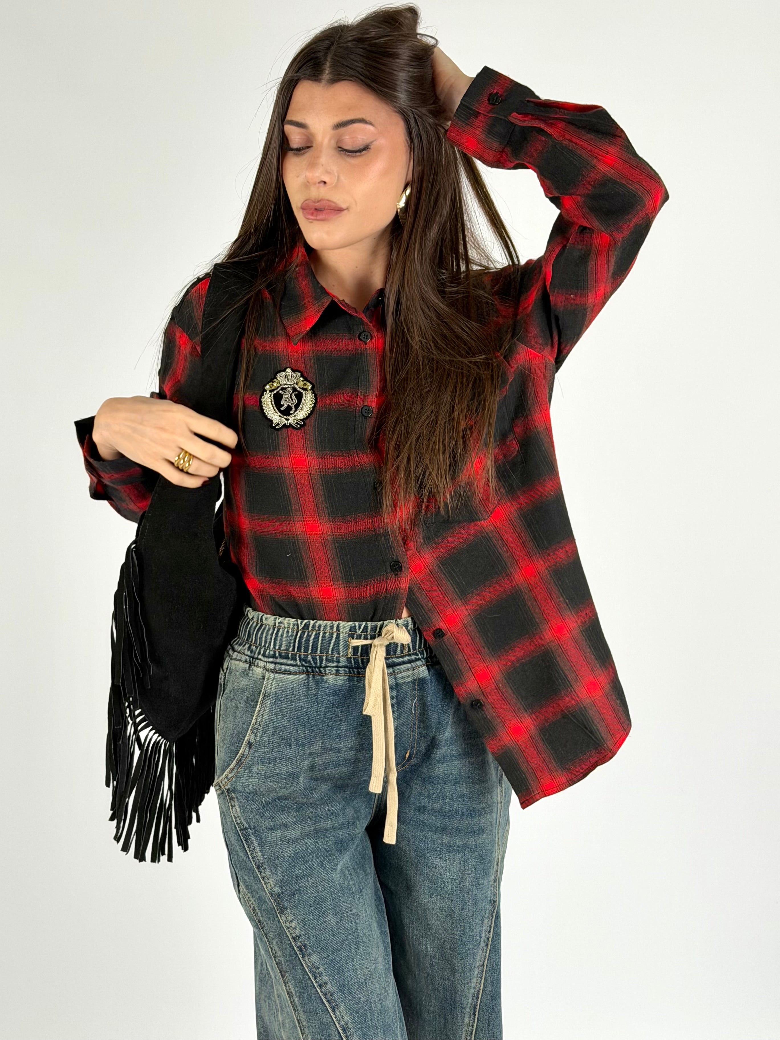 Camicia a quadri rossa e nera