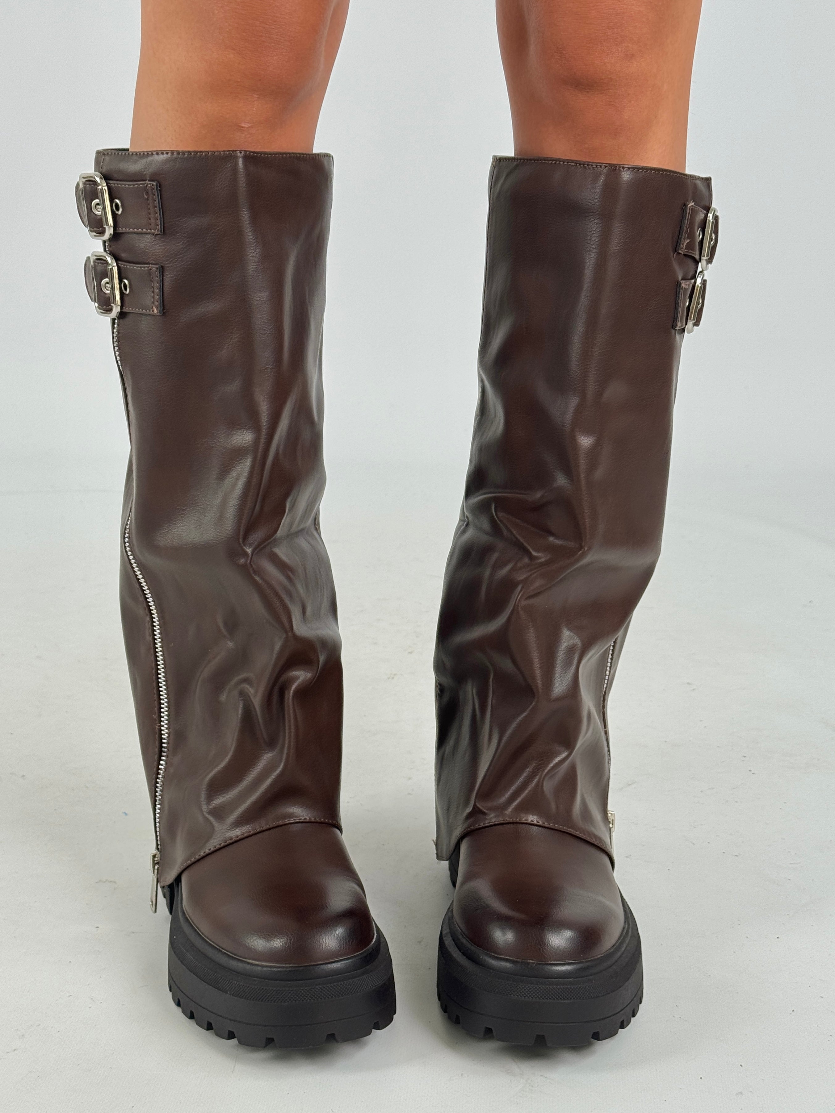 Stivale risvolto marrone