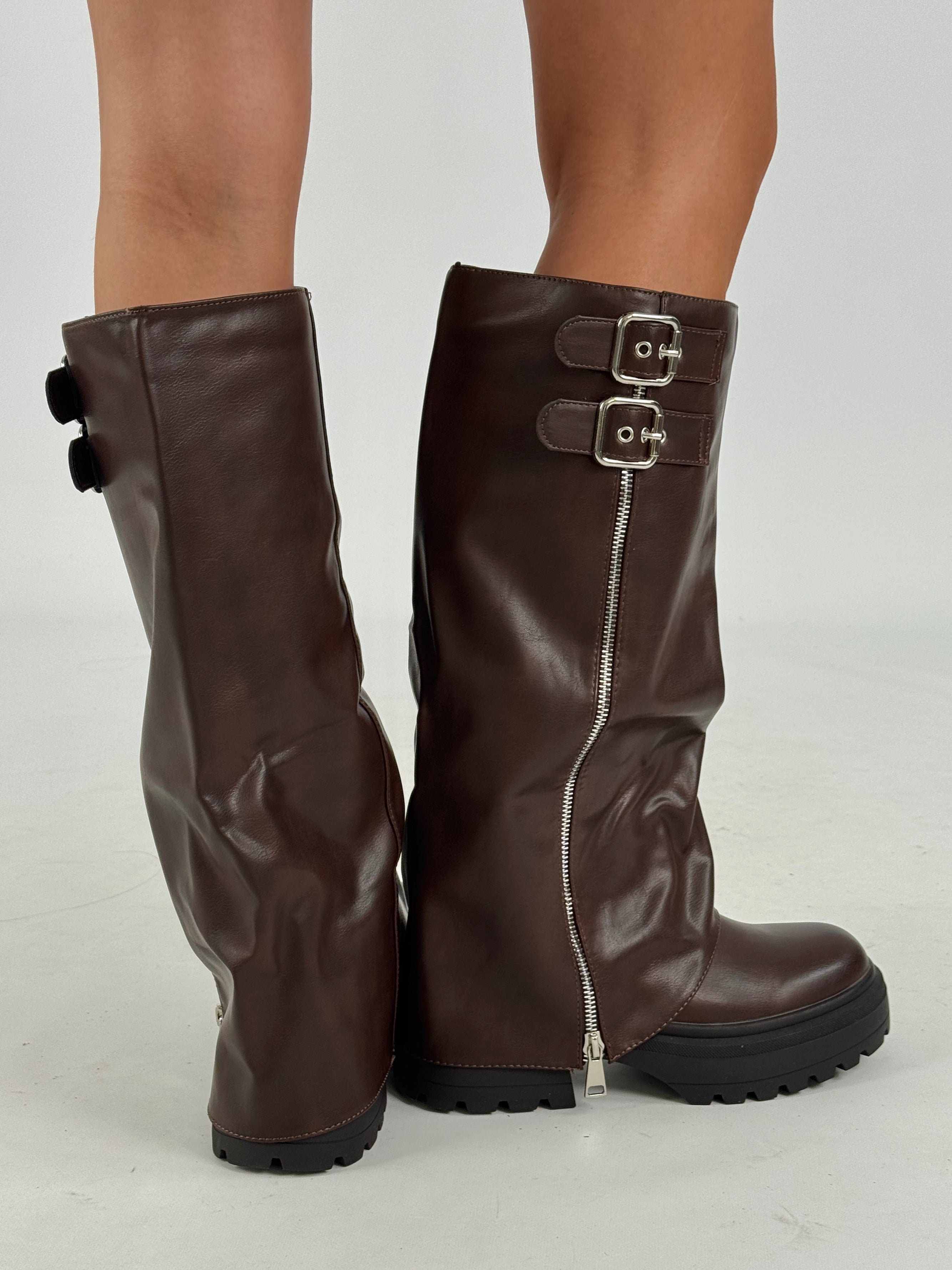 Stivale risvolto marrone