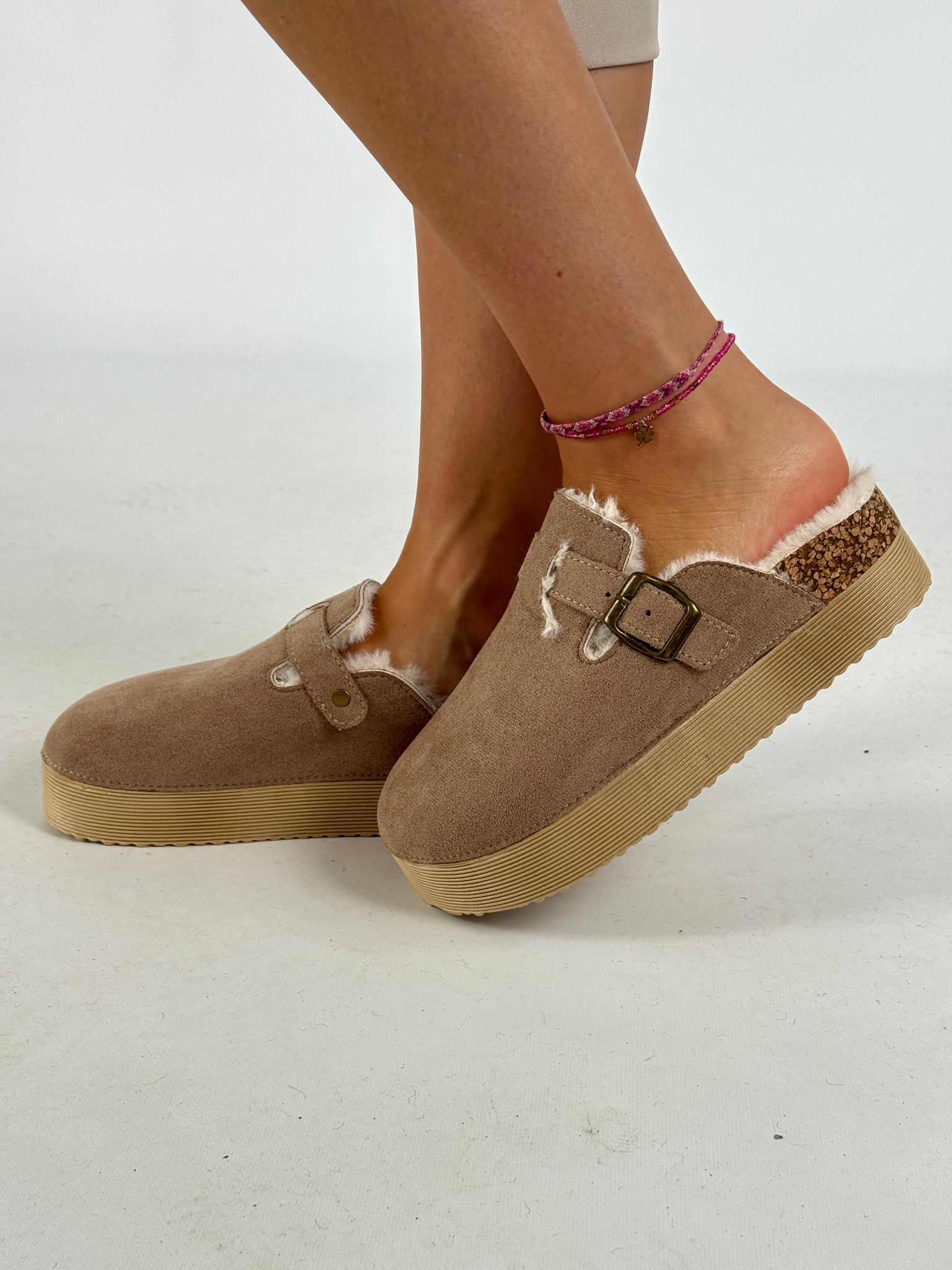 Ciabatta sabot pelo beige