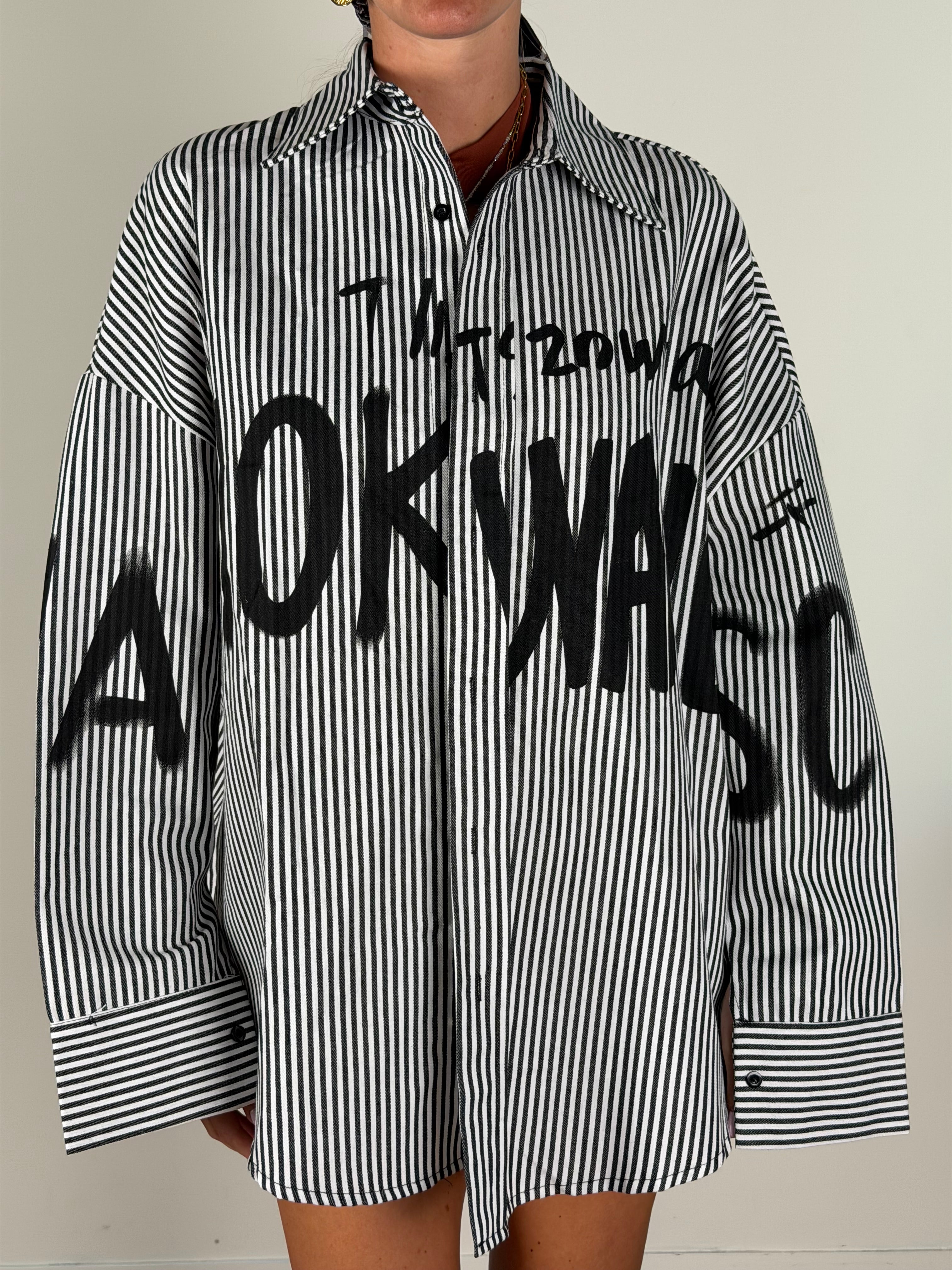 Camicia over Street nera