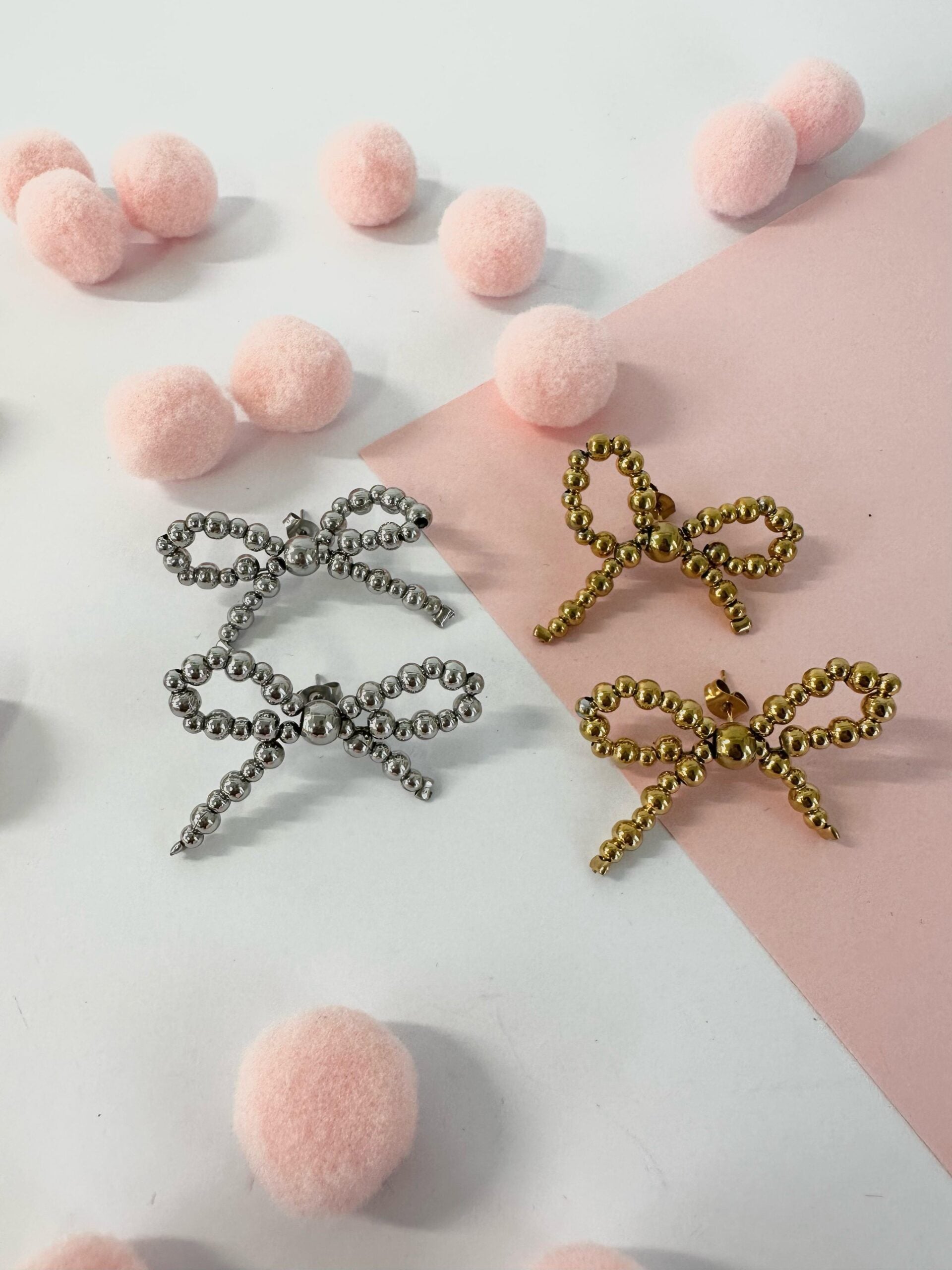 Orecchini fiocchi e sfere