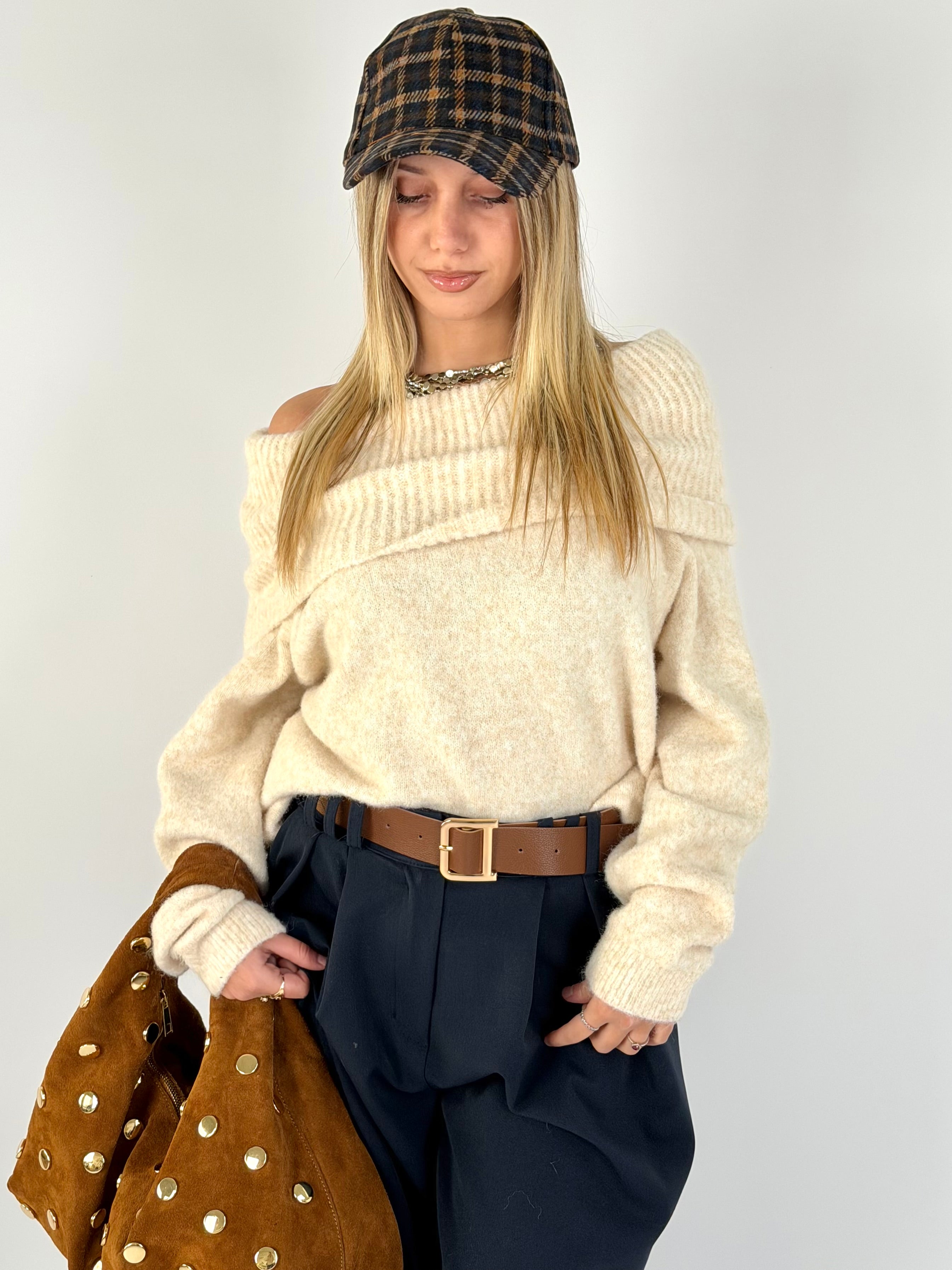 Maglia scollo a barca beige