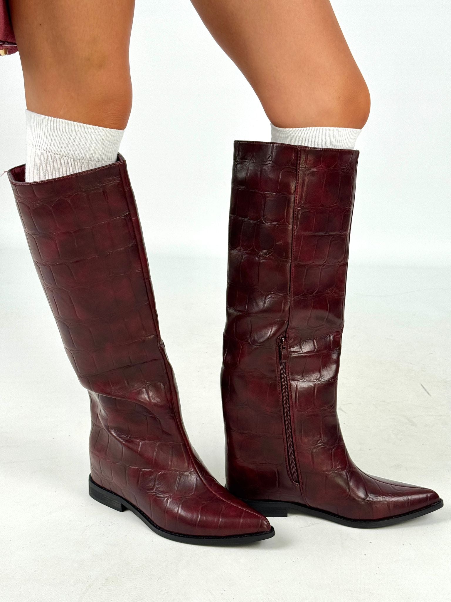 Stivale effetto crocodile bordeaux