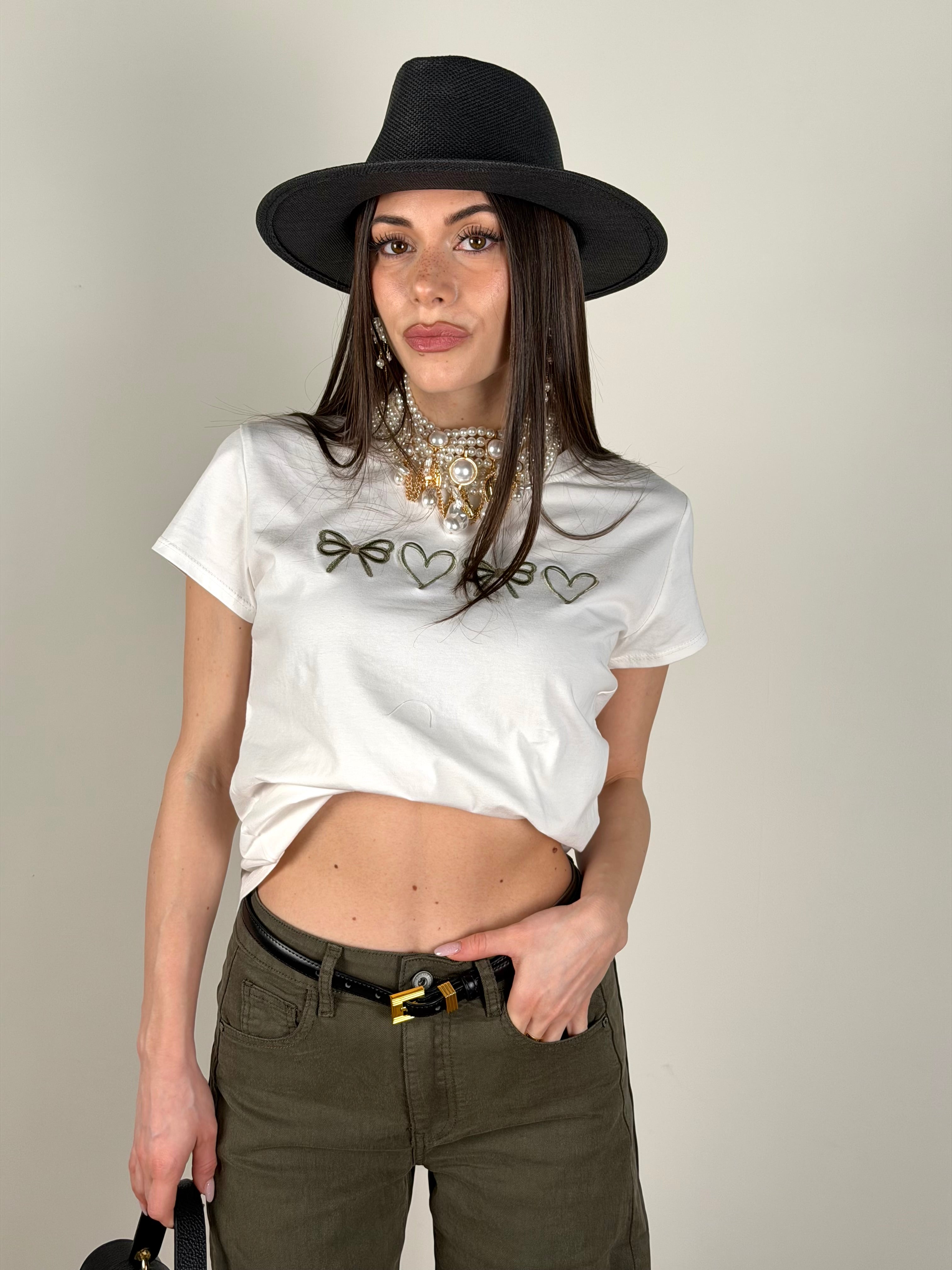 T-shirt fiocchi e cuori