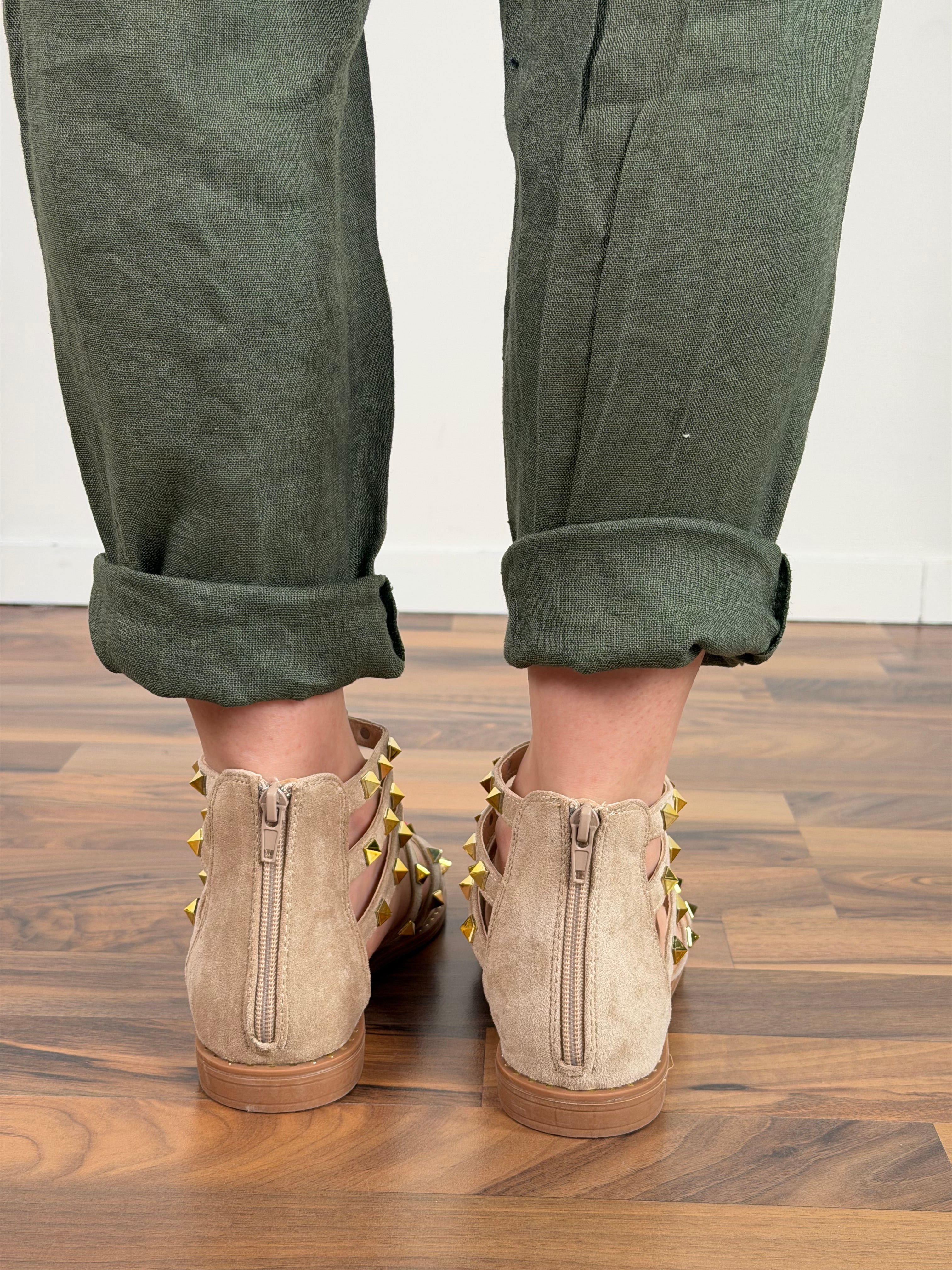 Sandalo borchie beige