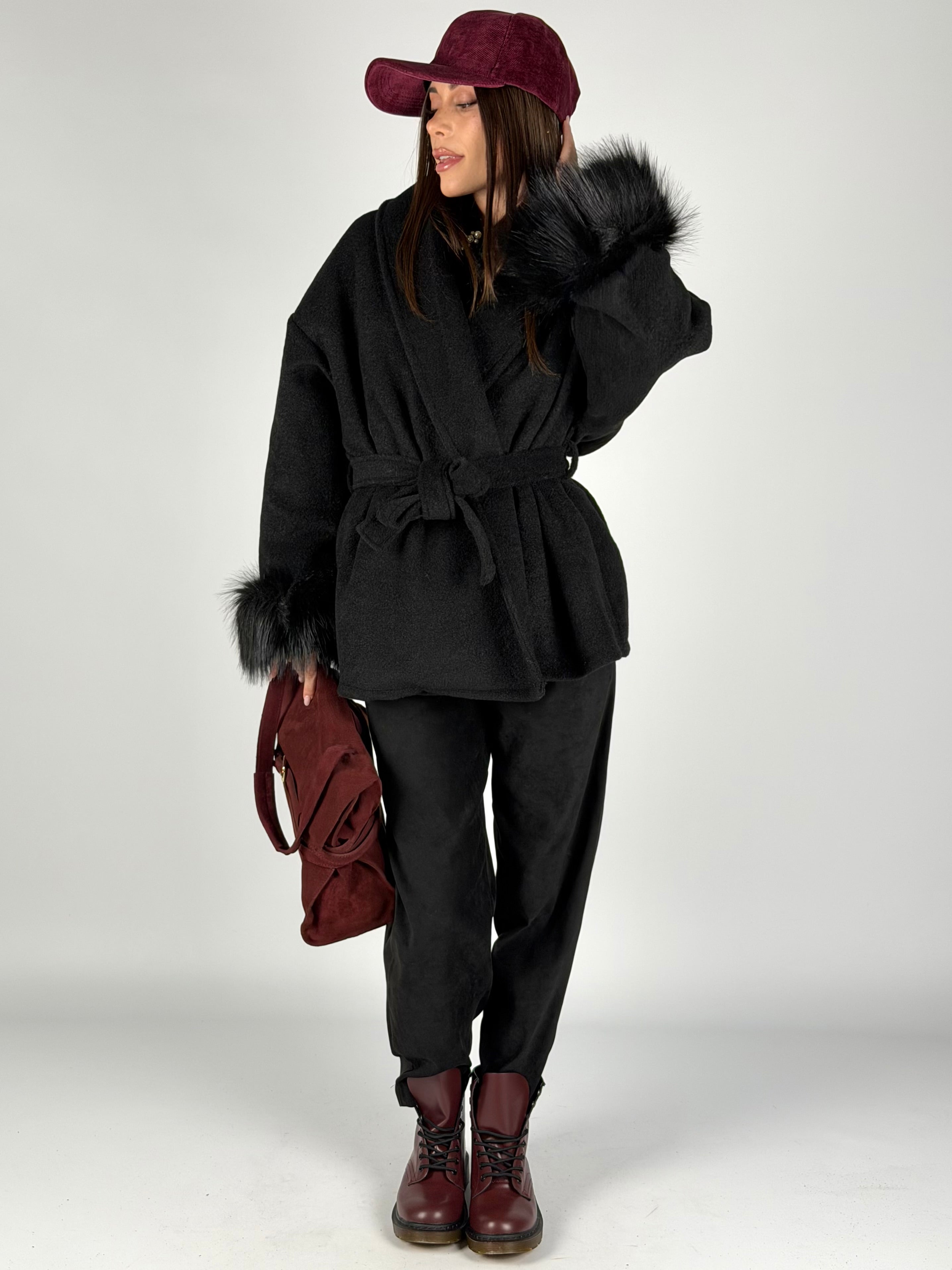 Cappotto maniche pelliccia nero