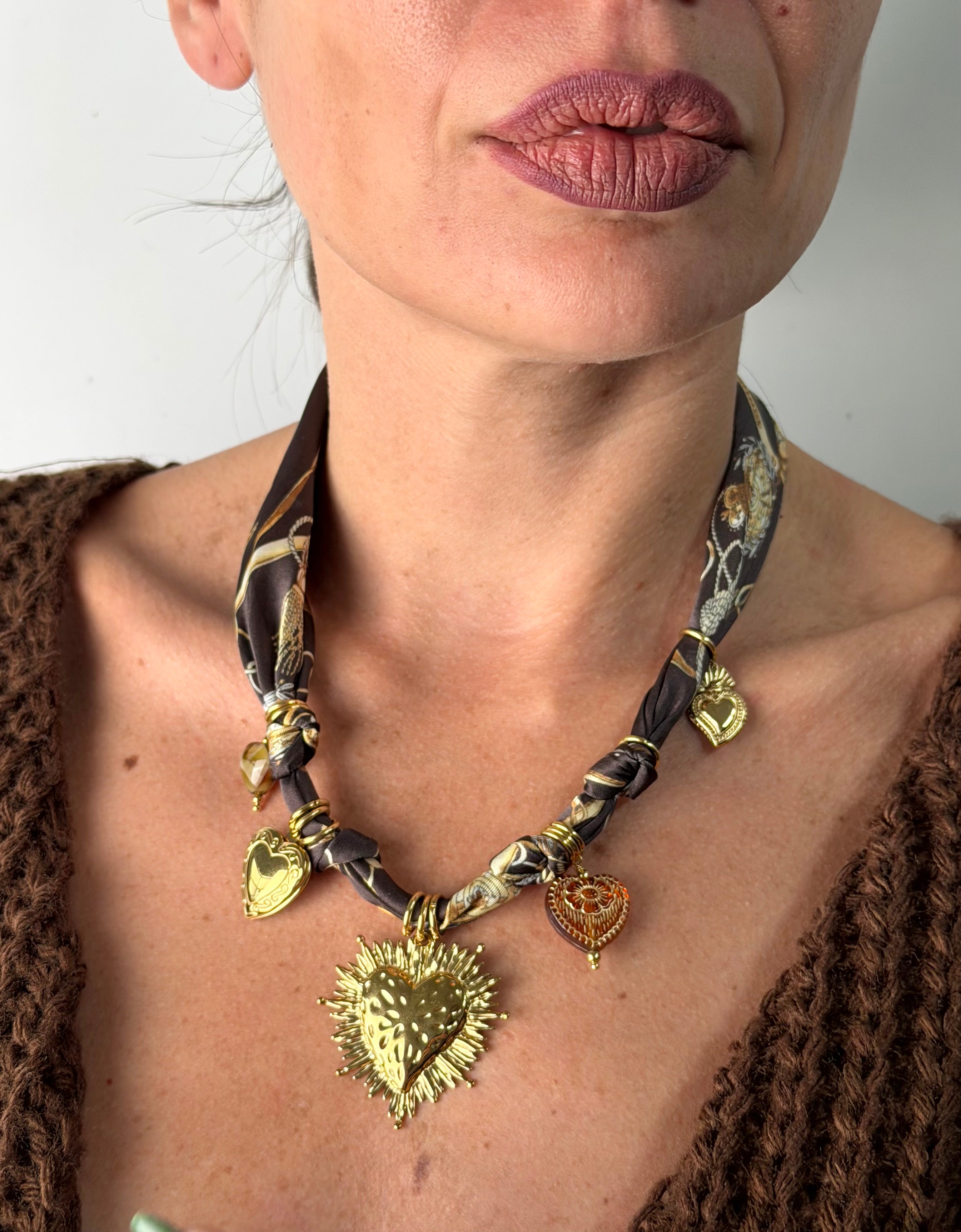 Collana bandana cuore sacro- 3 colori