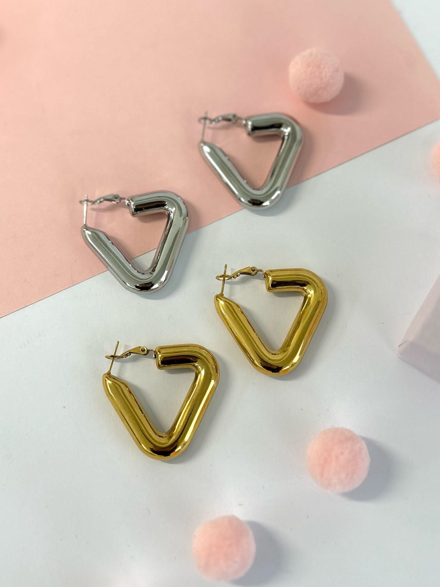 Orecchini maxi triangle bold