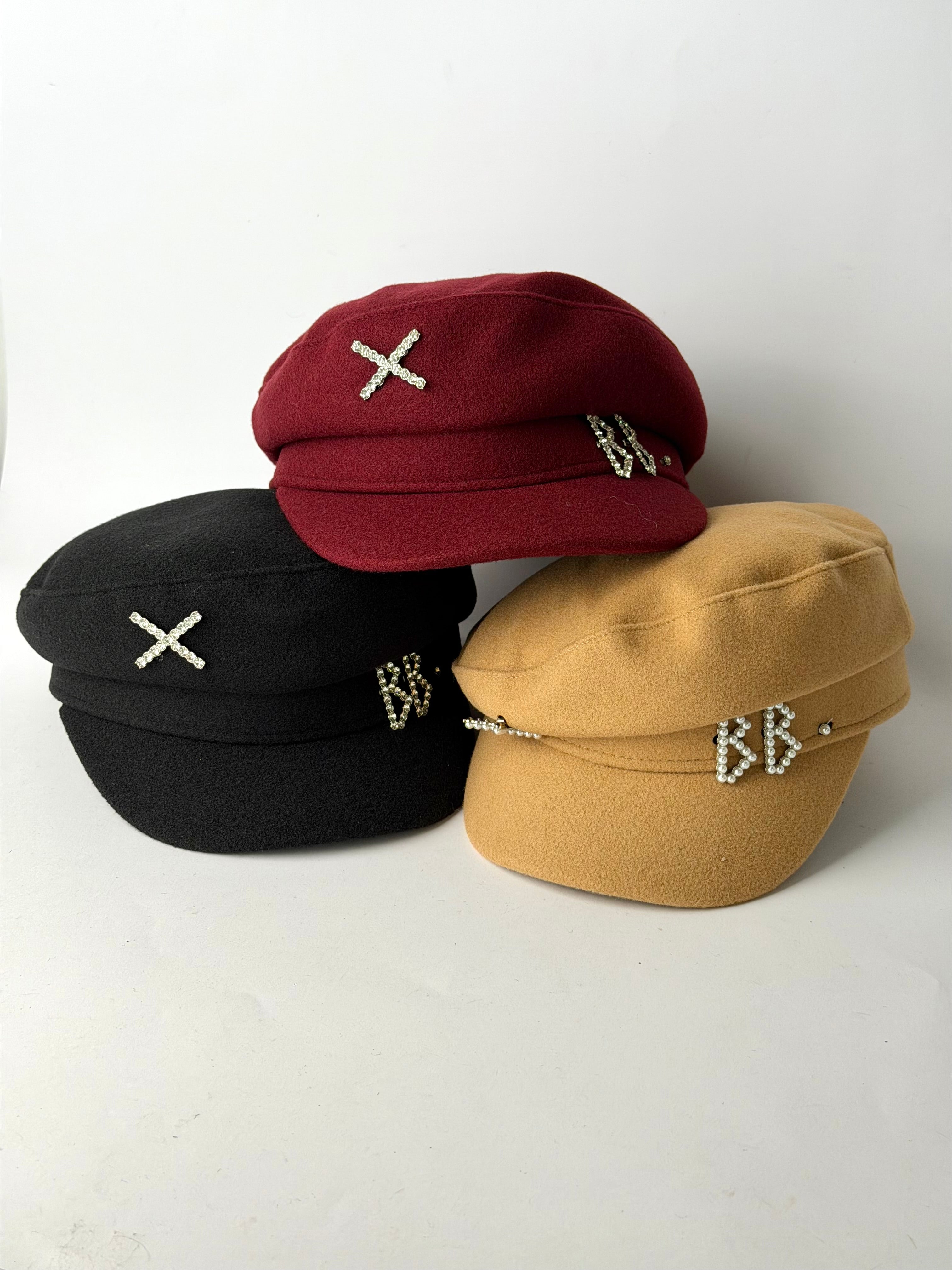 Cappello spille in panno - 3 colori