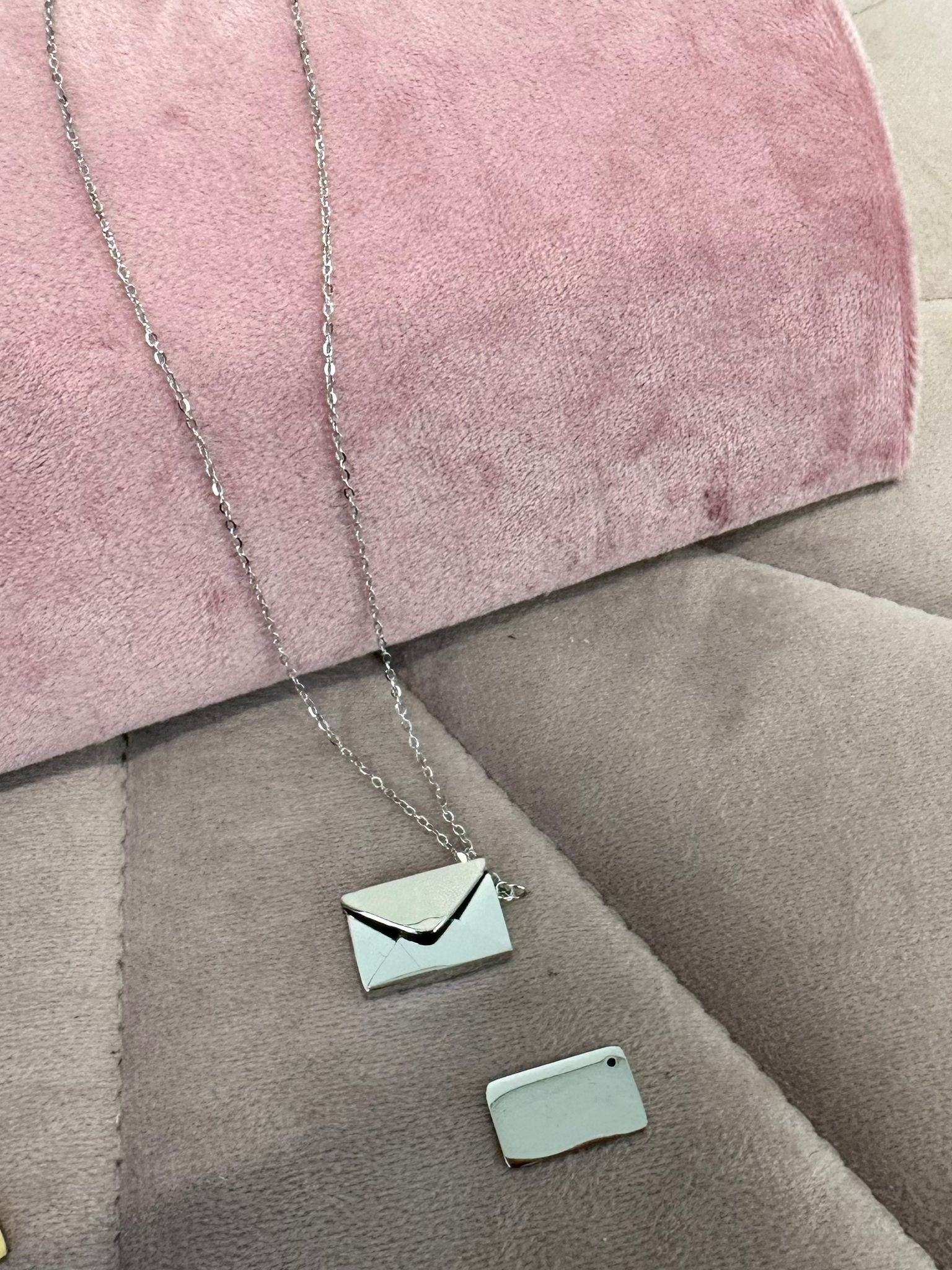Collana busta lettera con dedica personalizzabile