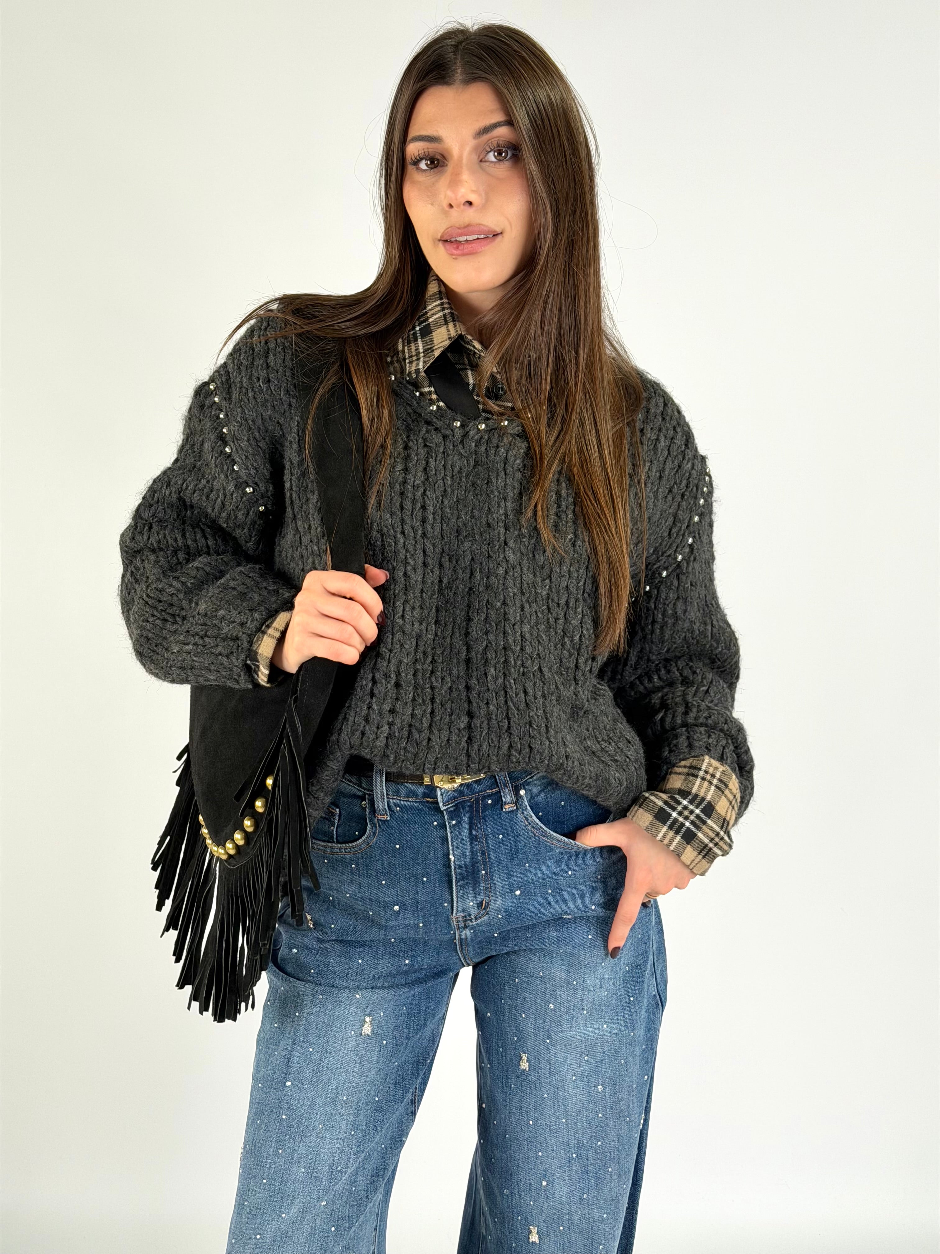 Maglia borchiette nera