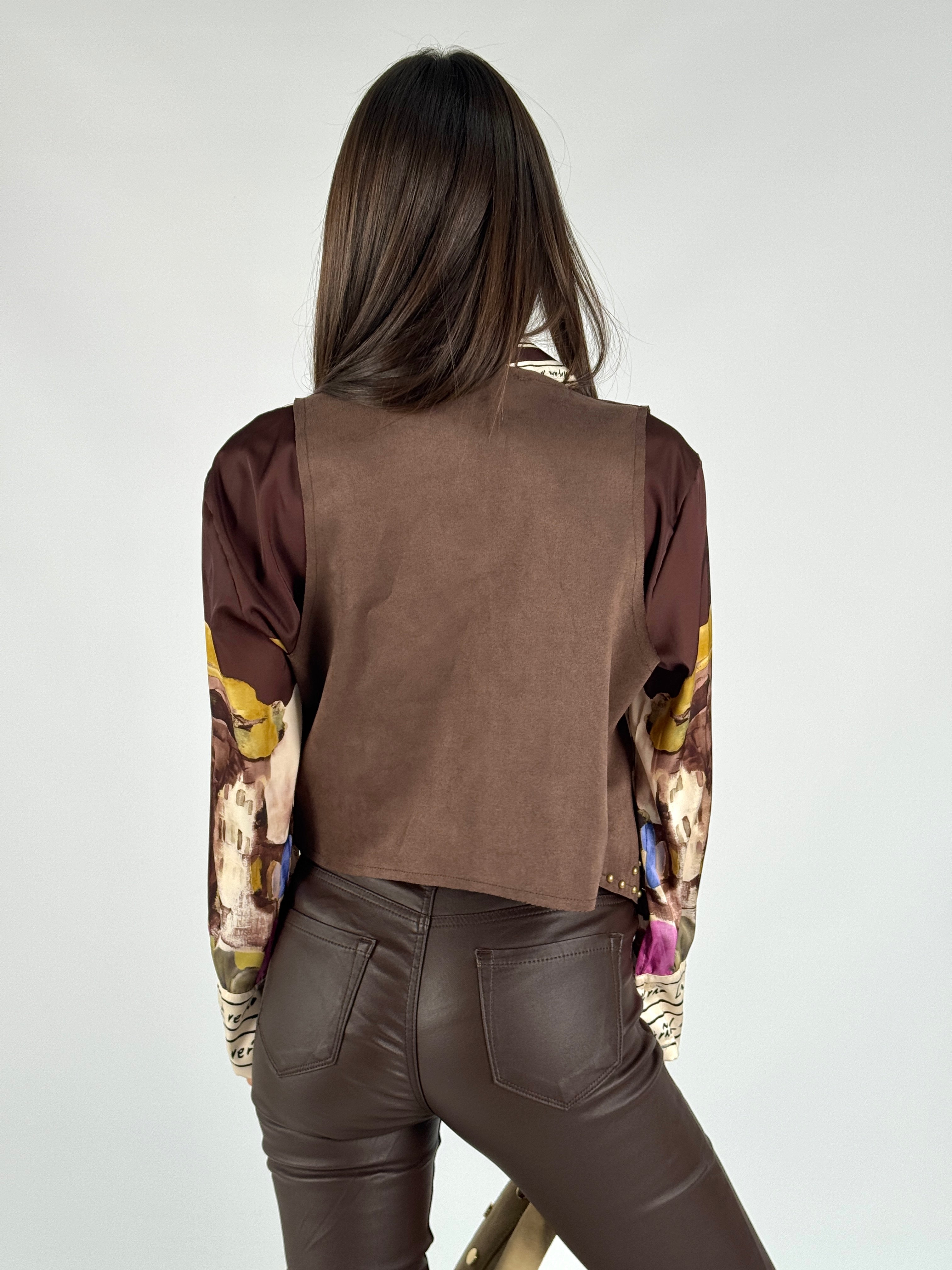 Gilet borchie scamosciato marrone