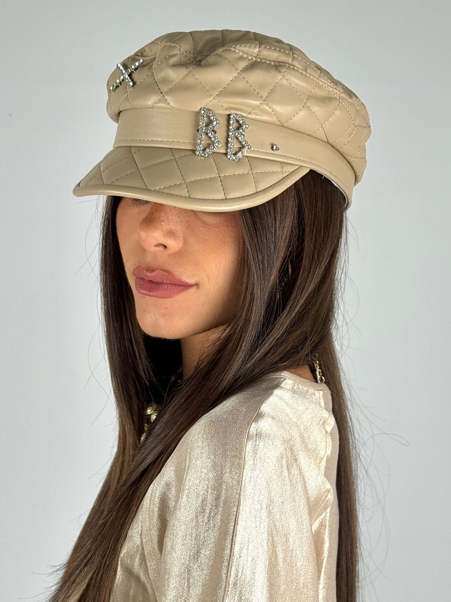 Cappello ecopelle spille - 3 colori