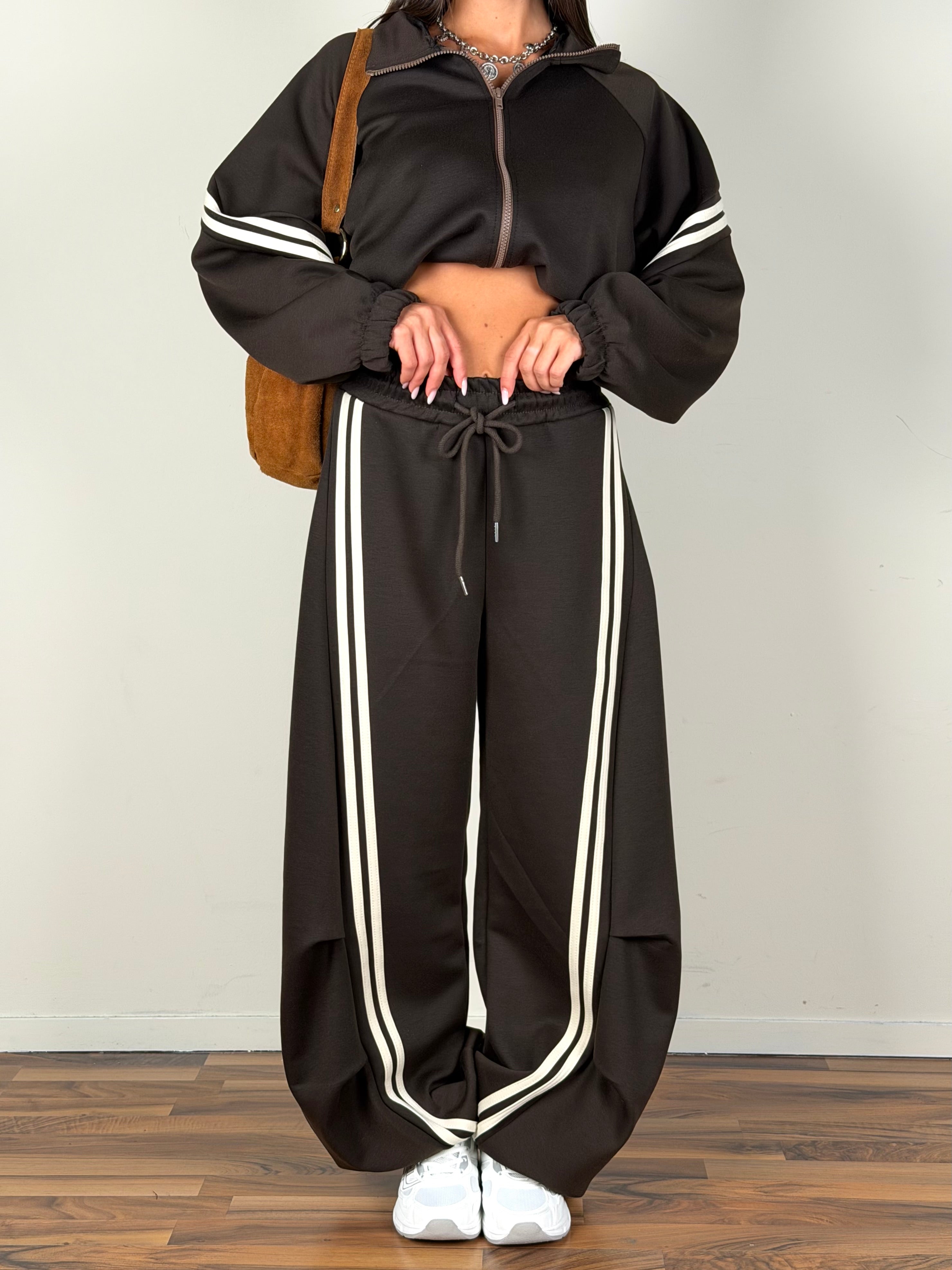 Pantalone tuta Yasmine moro