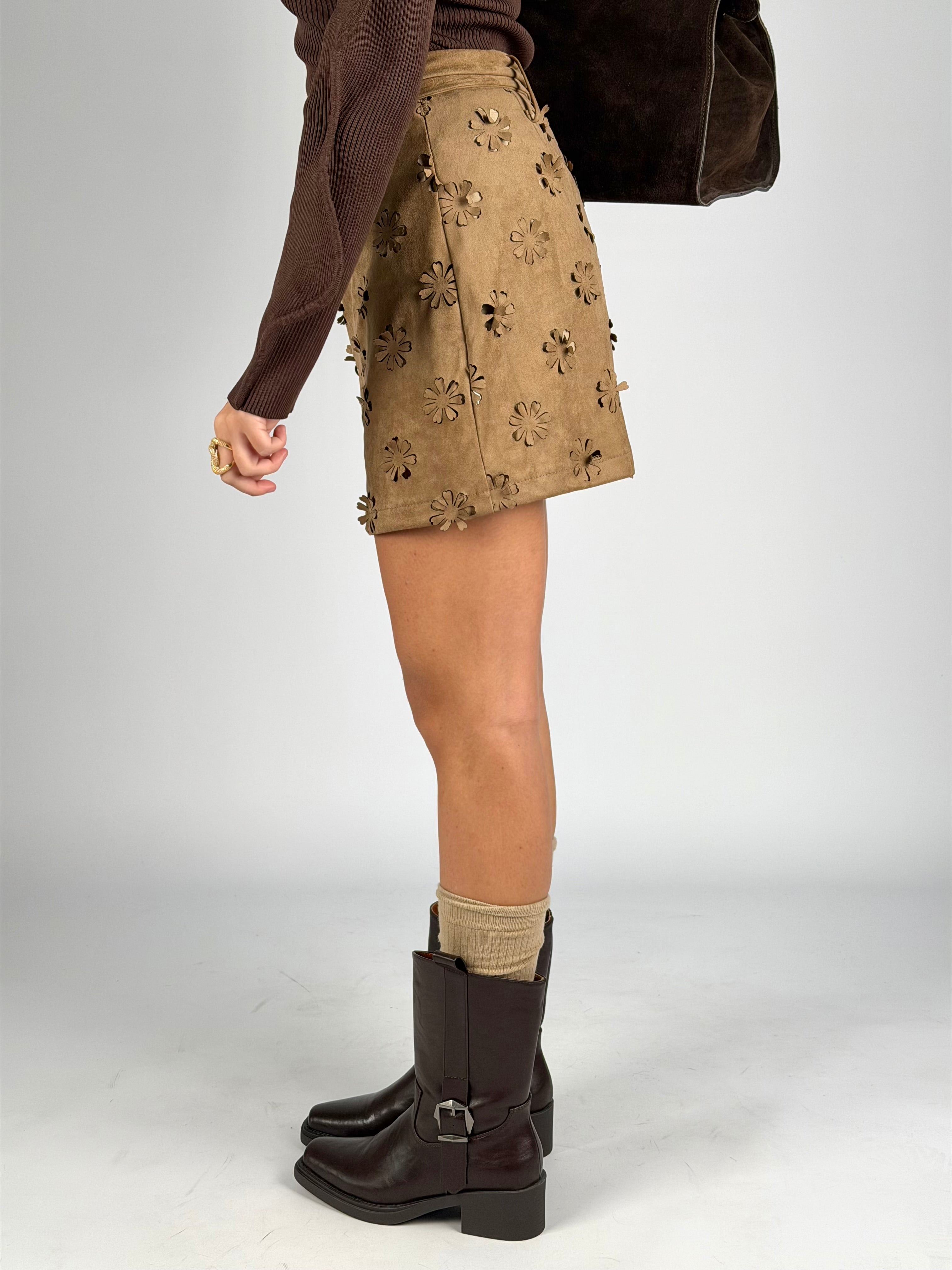 Gonna fiori traforati tabacco