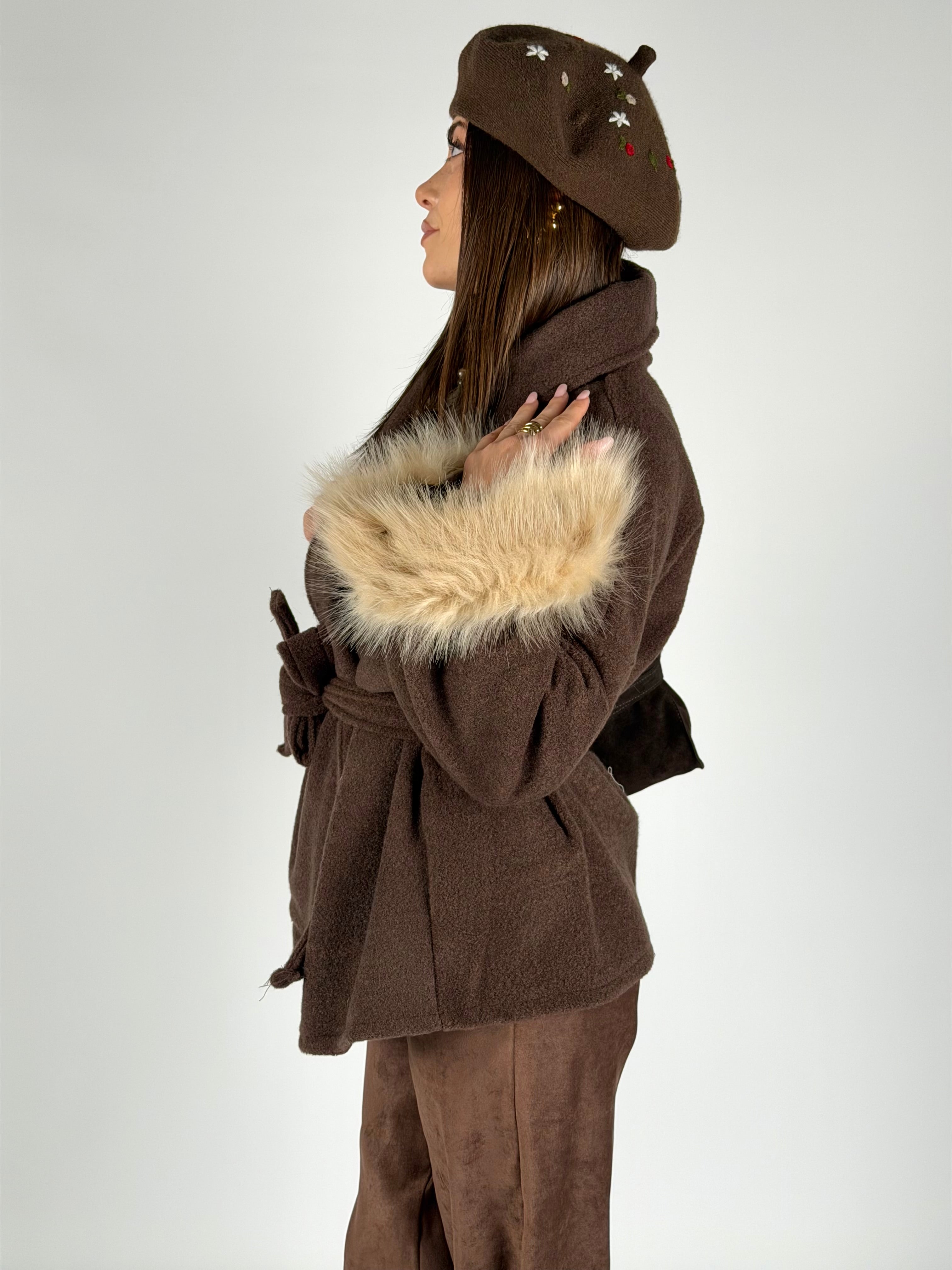 Cappotto maniche pelliccia moro