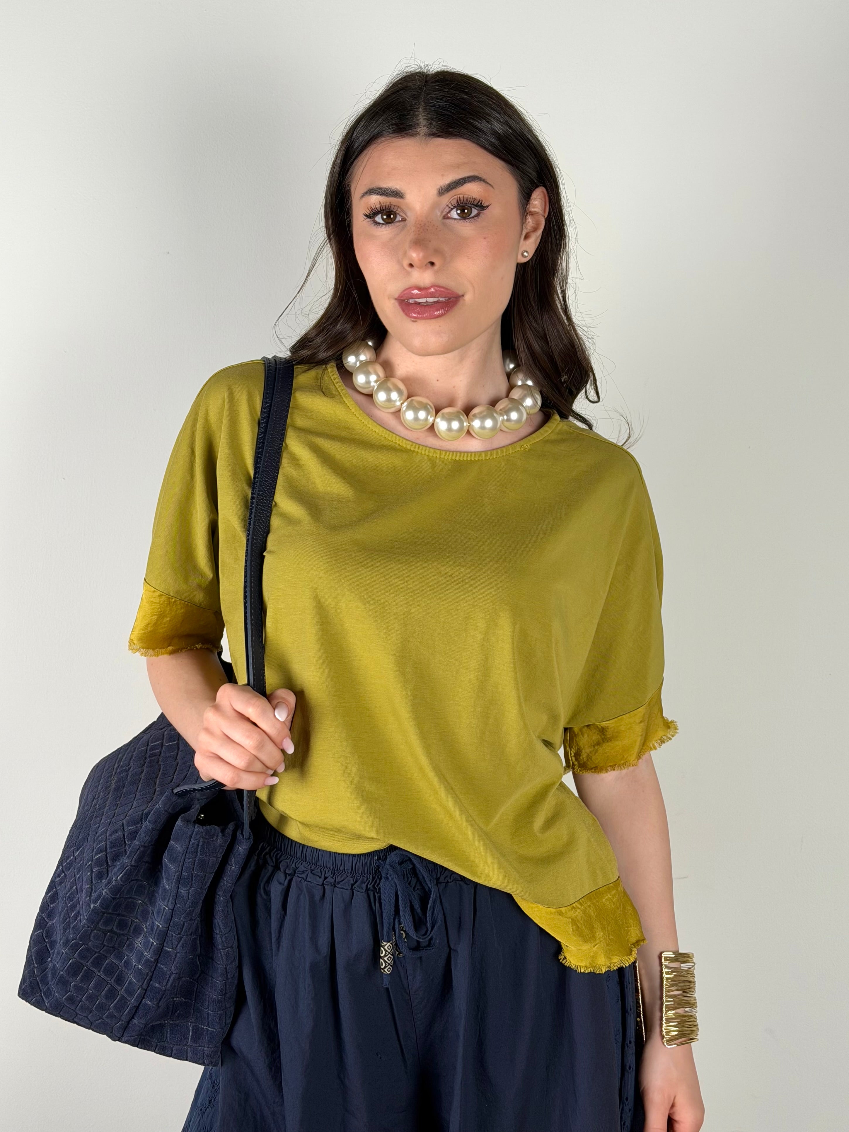 T-shirt bottoni retro verde