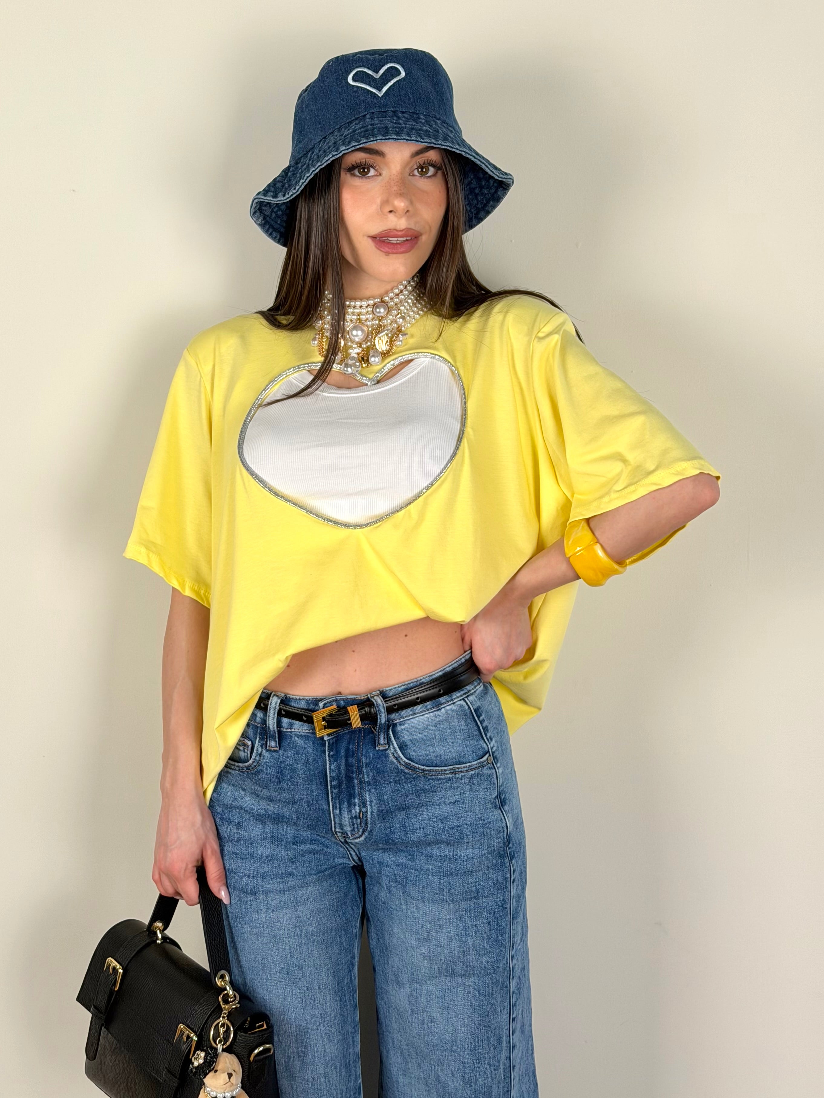 T-shirt cuore vuoto gialla