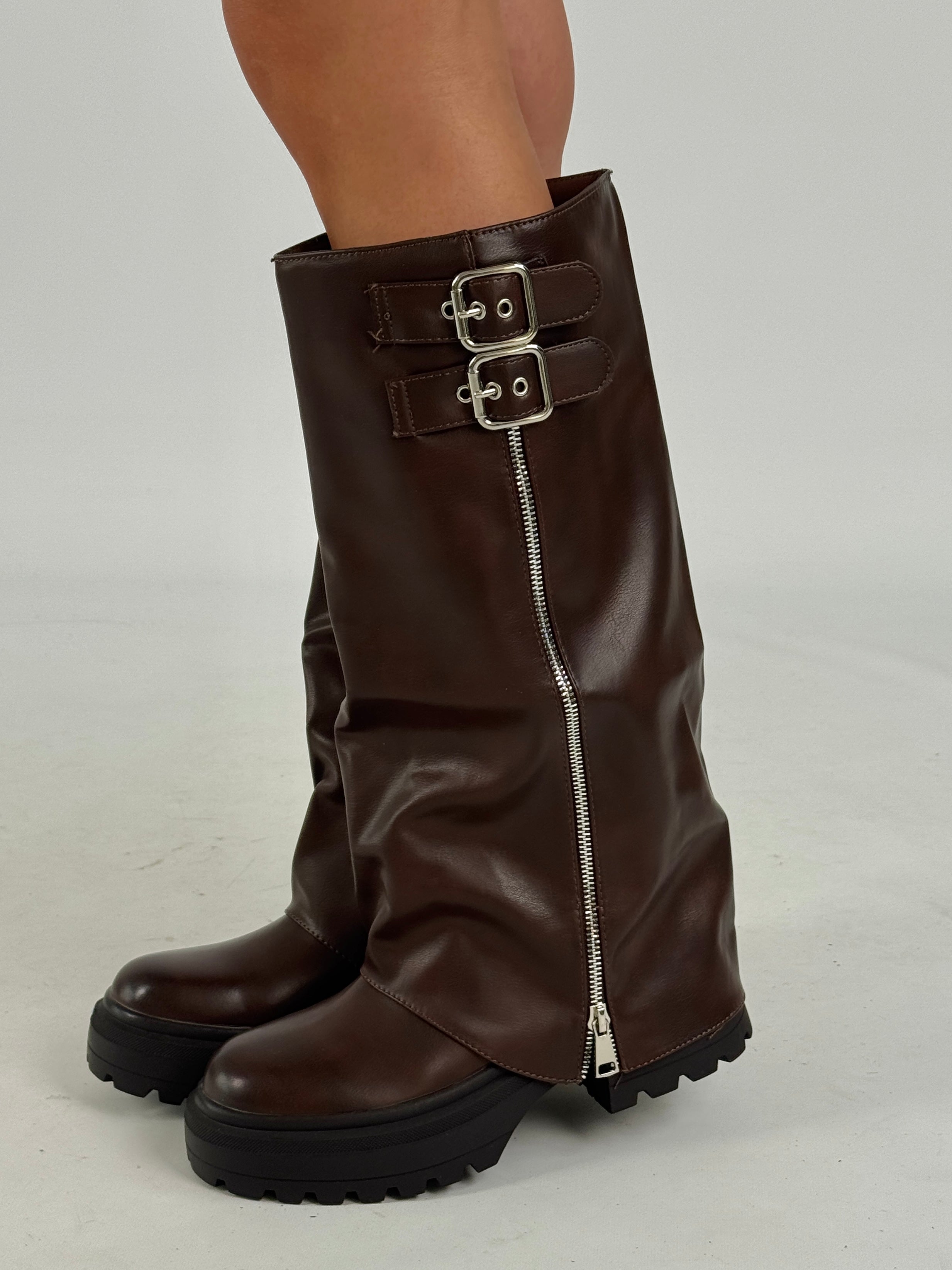 Stivale risvolto marrone