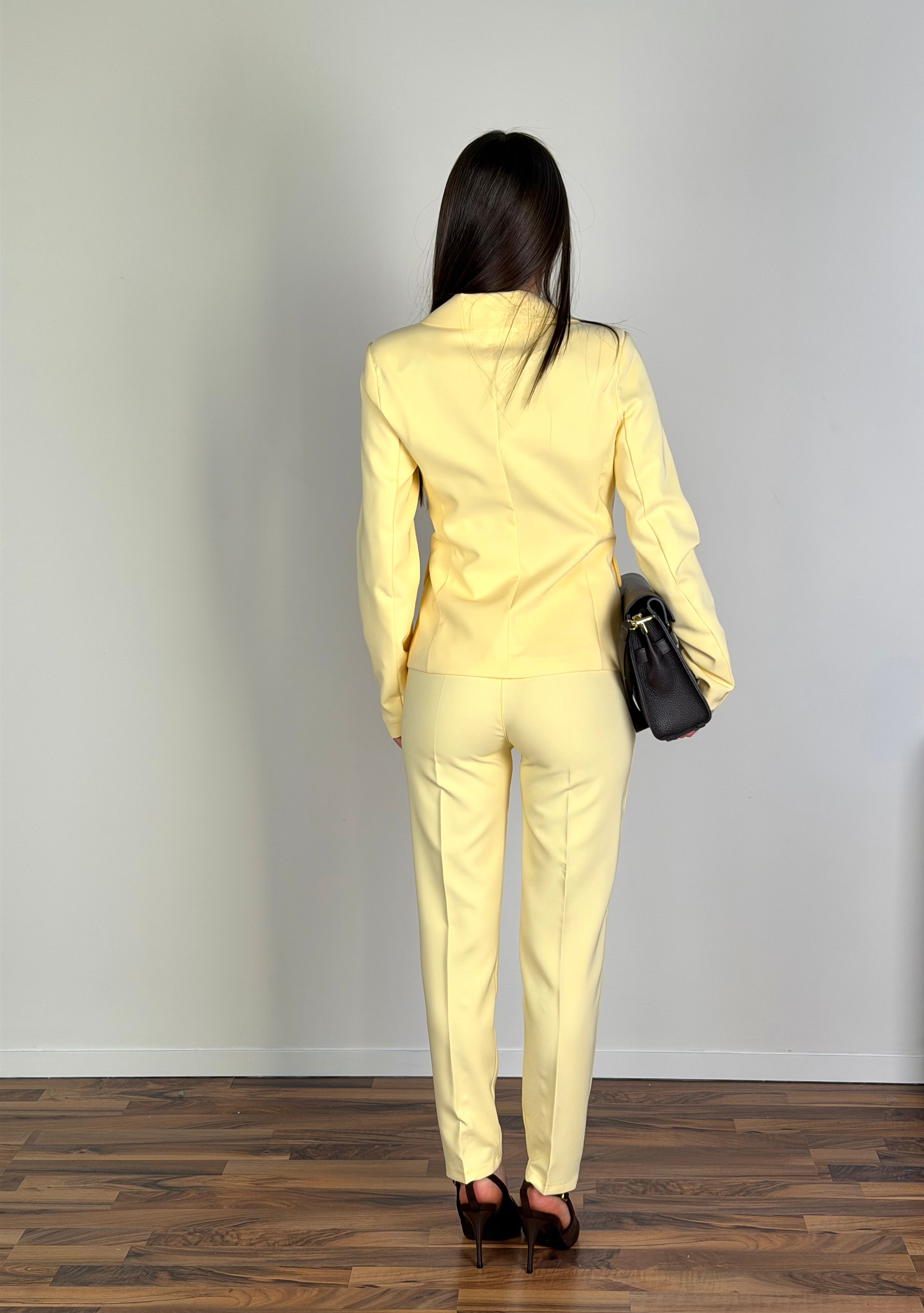 Completo Amy giallo