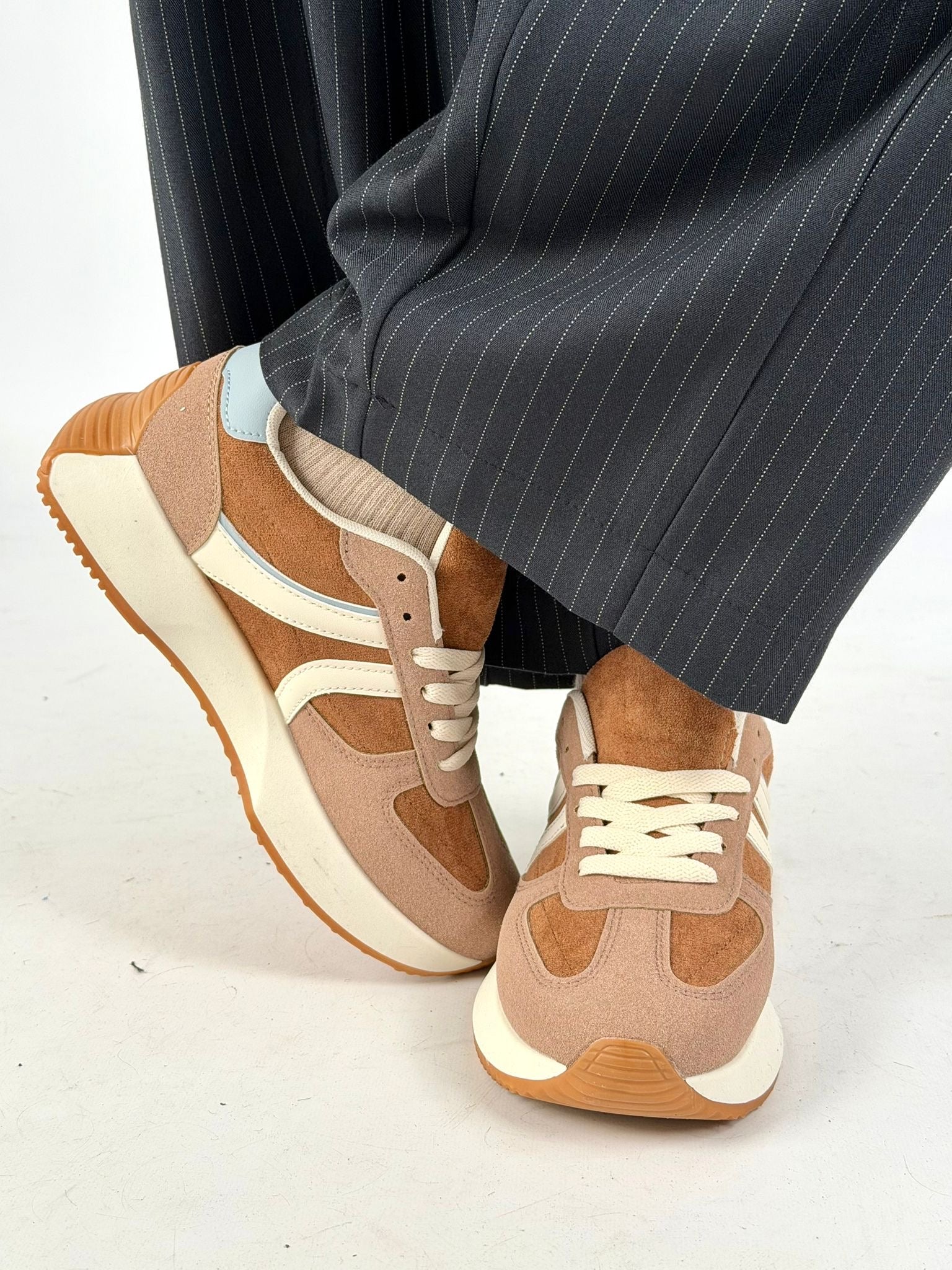 Sneaker bicolor beige