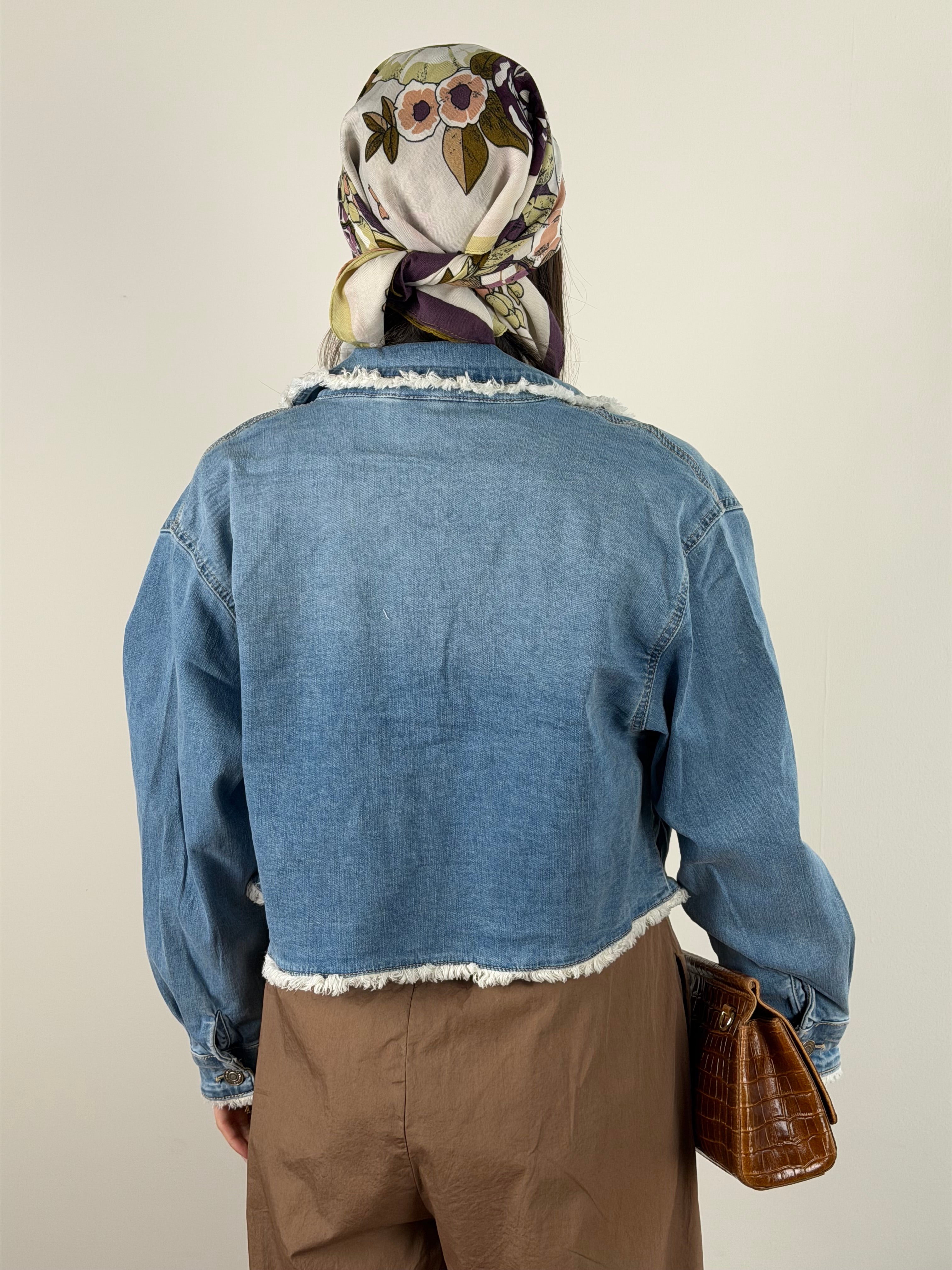 Giubbino denim sfrangiatura