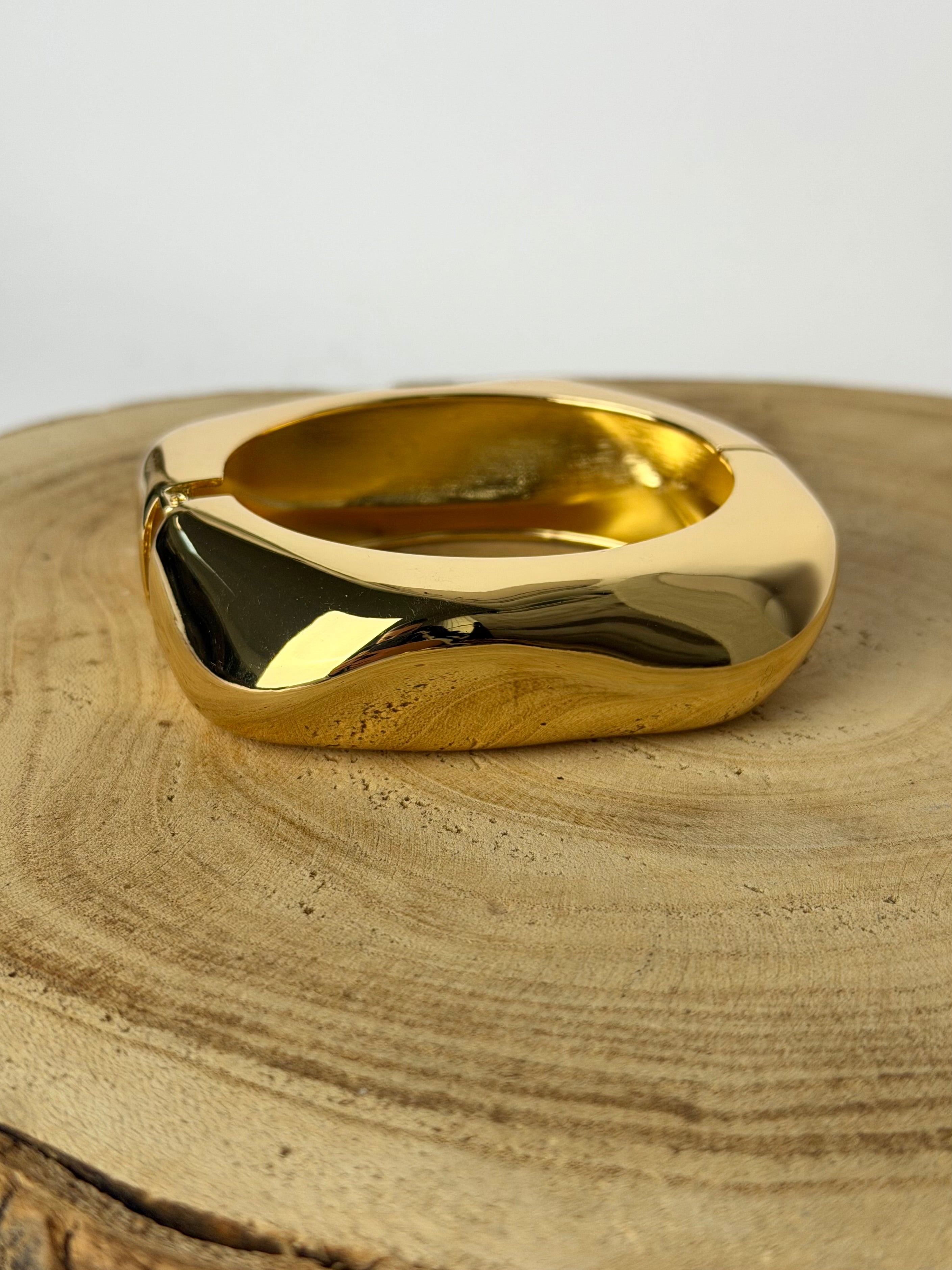 Bracciale rigido geometrico