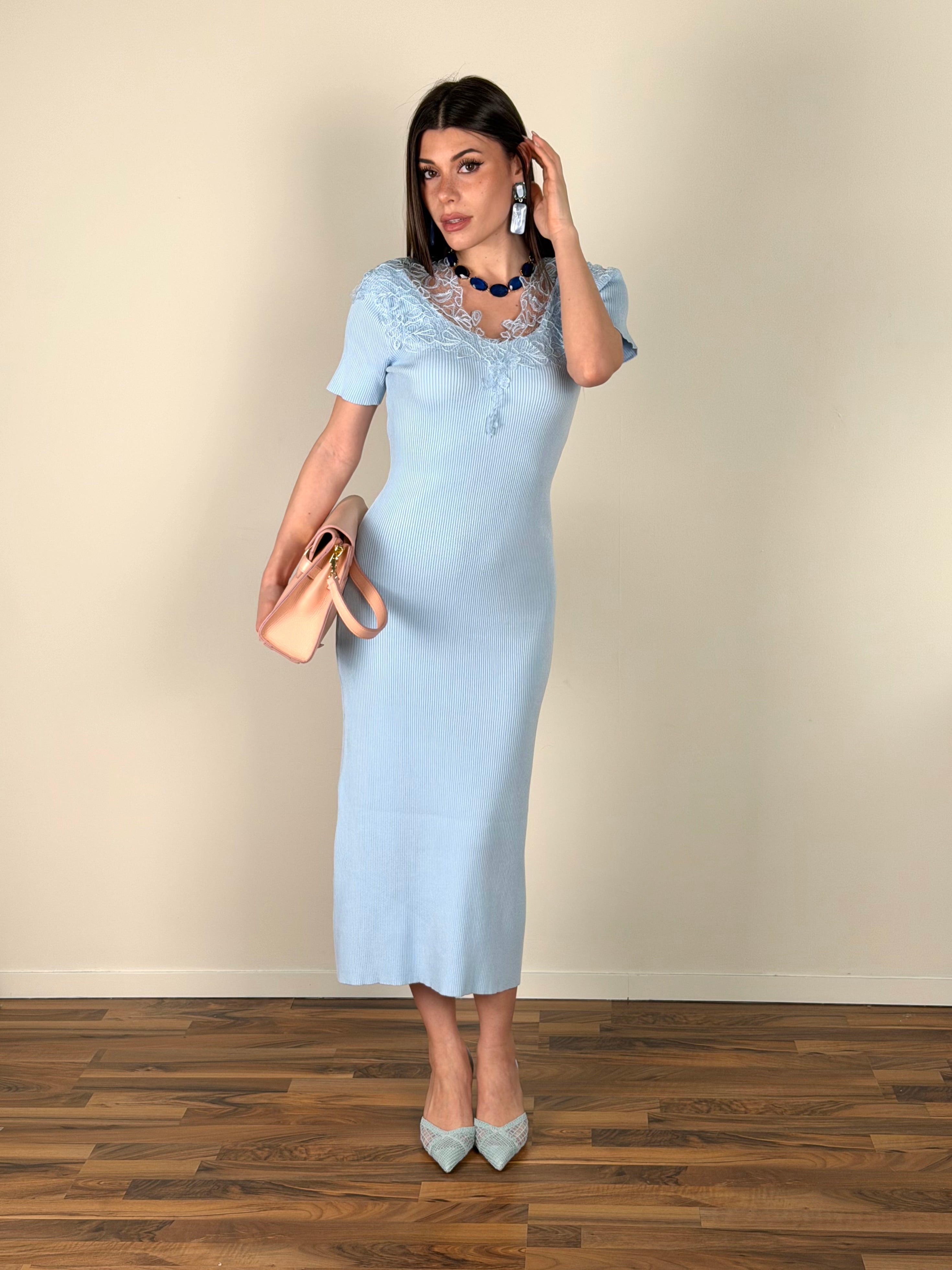 Abito pizzo Huda celeste