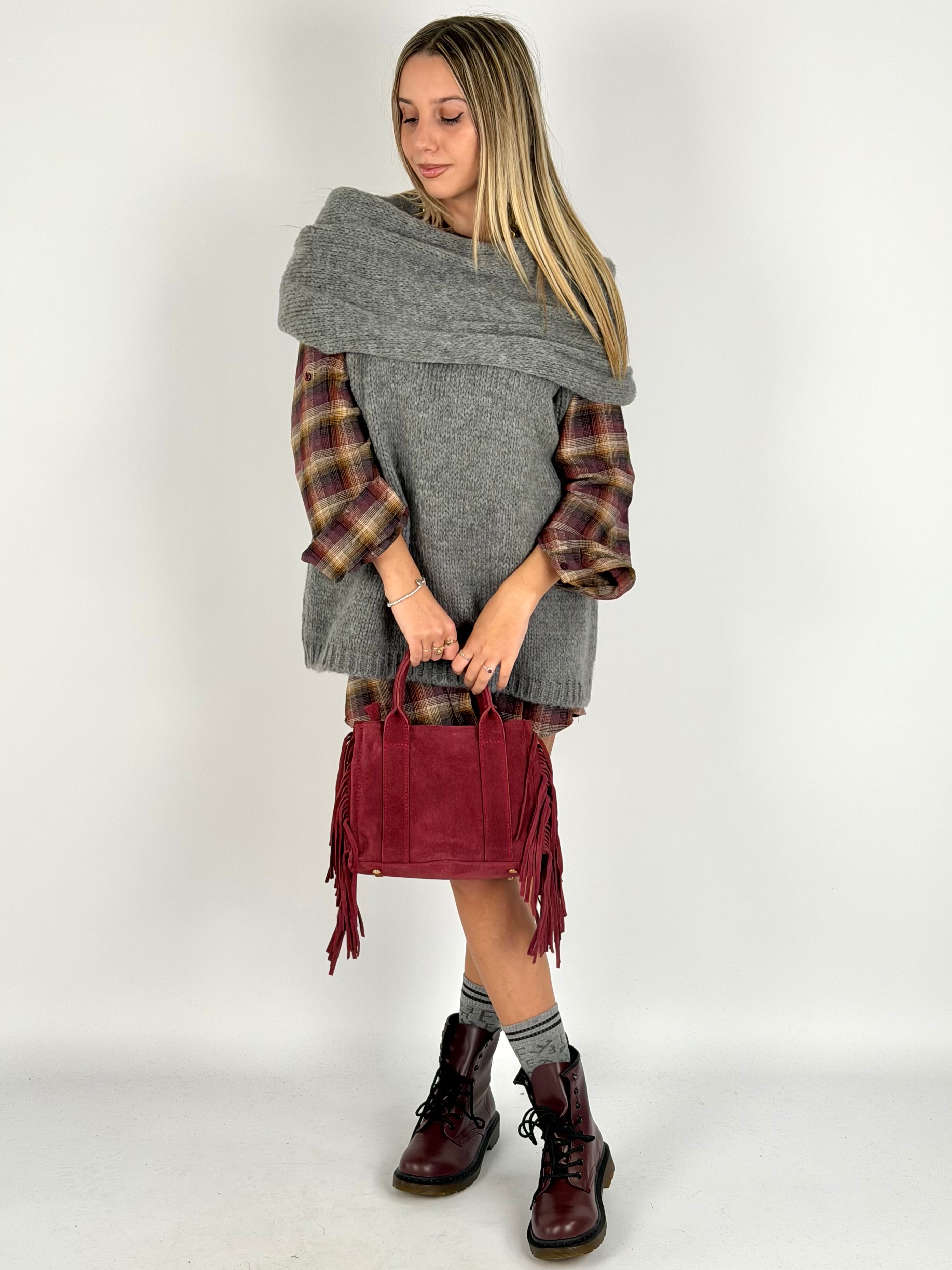 Smanicato + sciarpa grigia