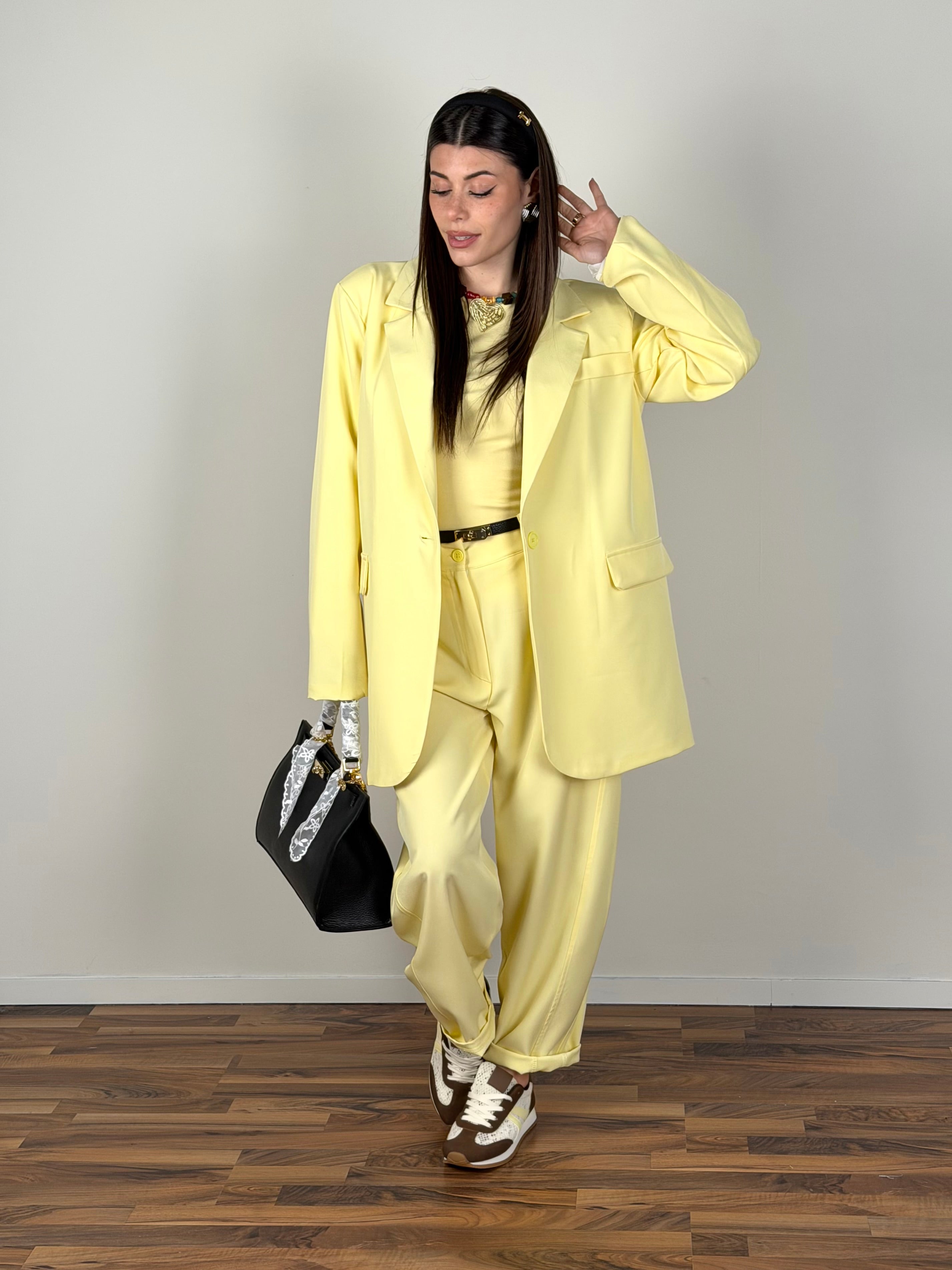 Completo Luana giallo