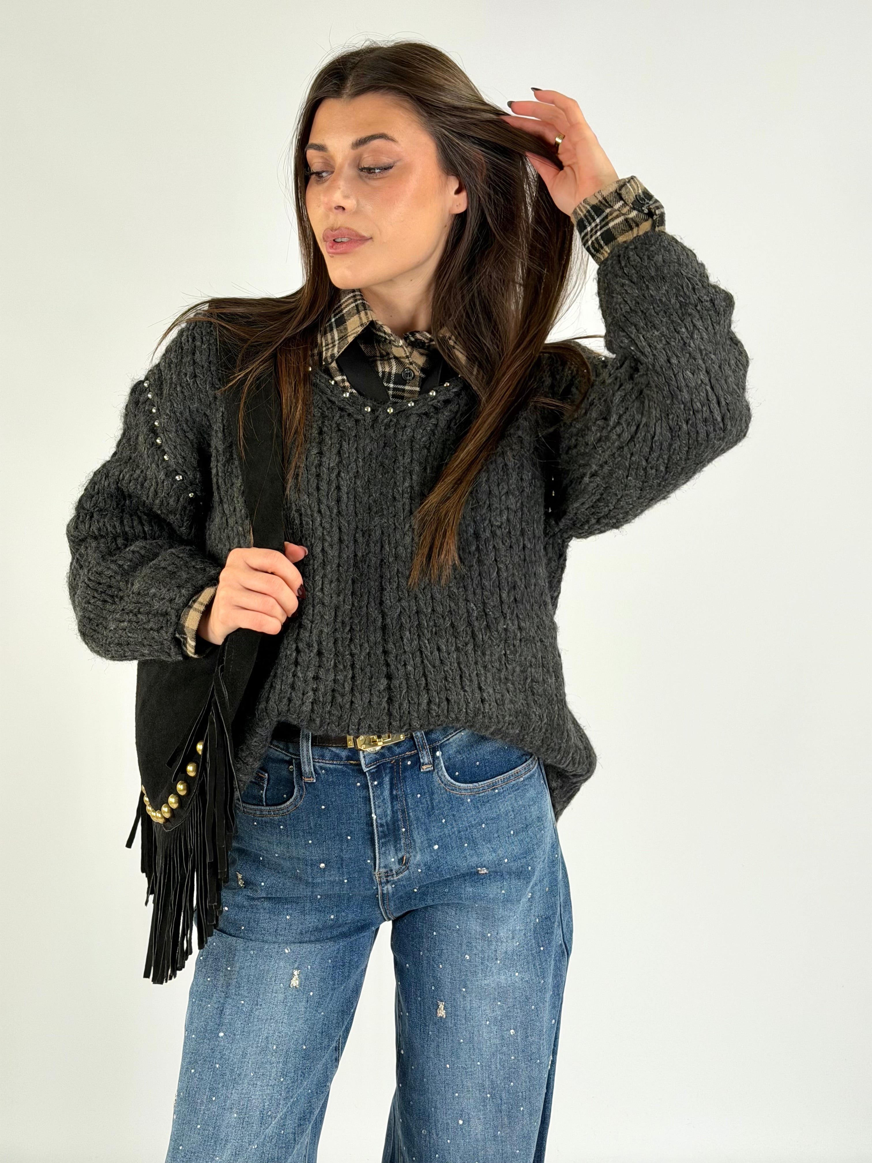 Maglia borchiette nera