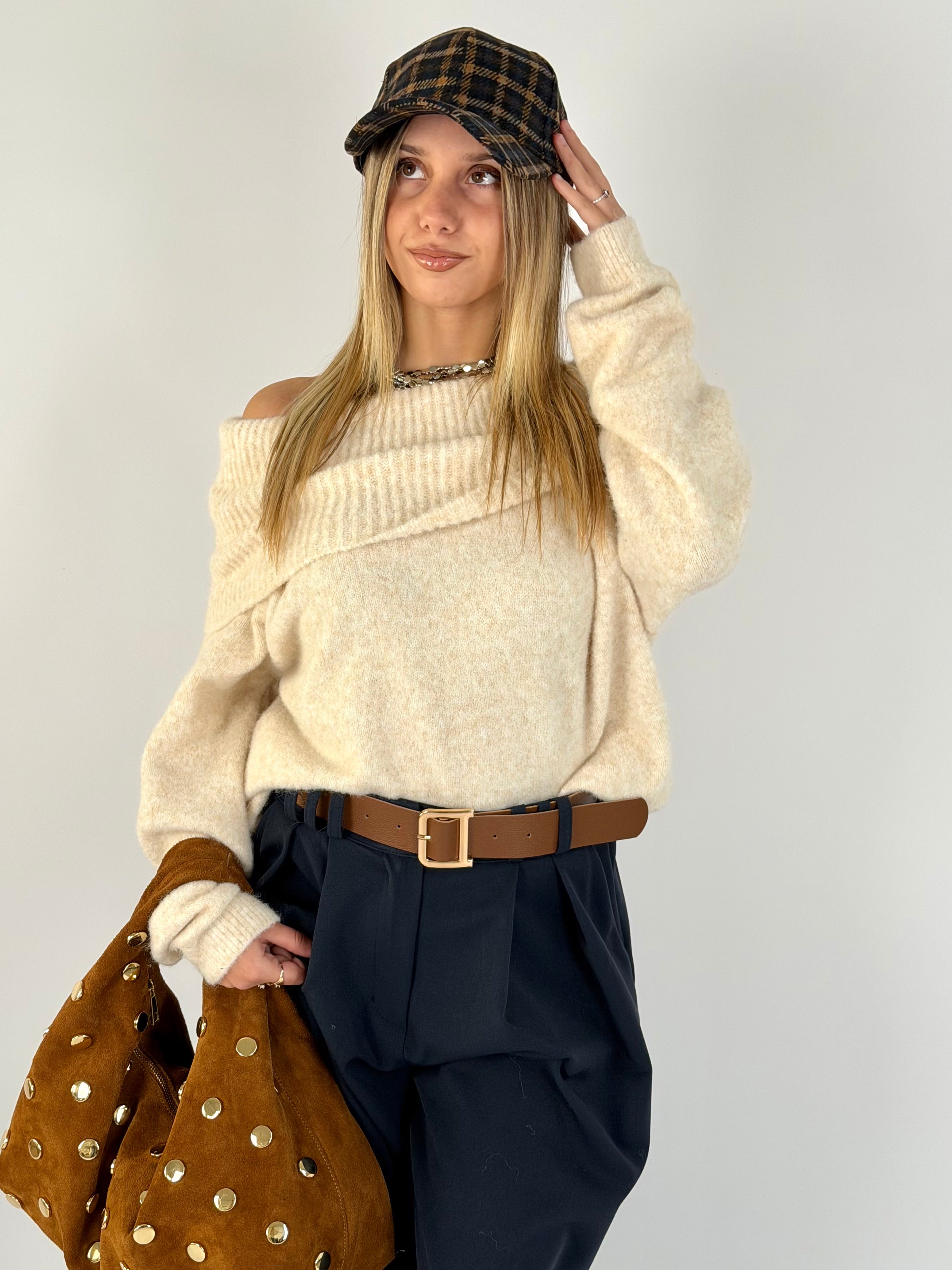 Maglia scollo a barca beige