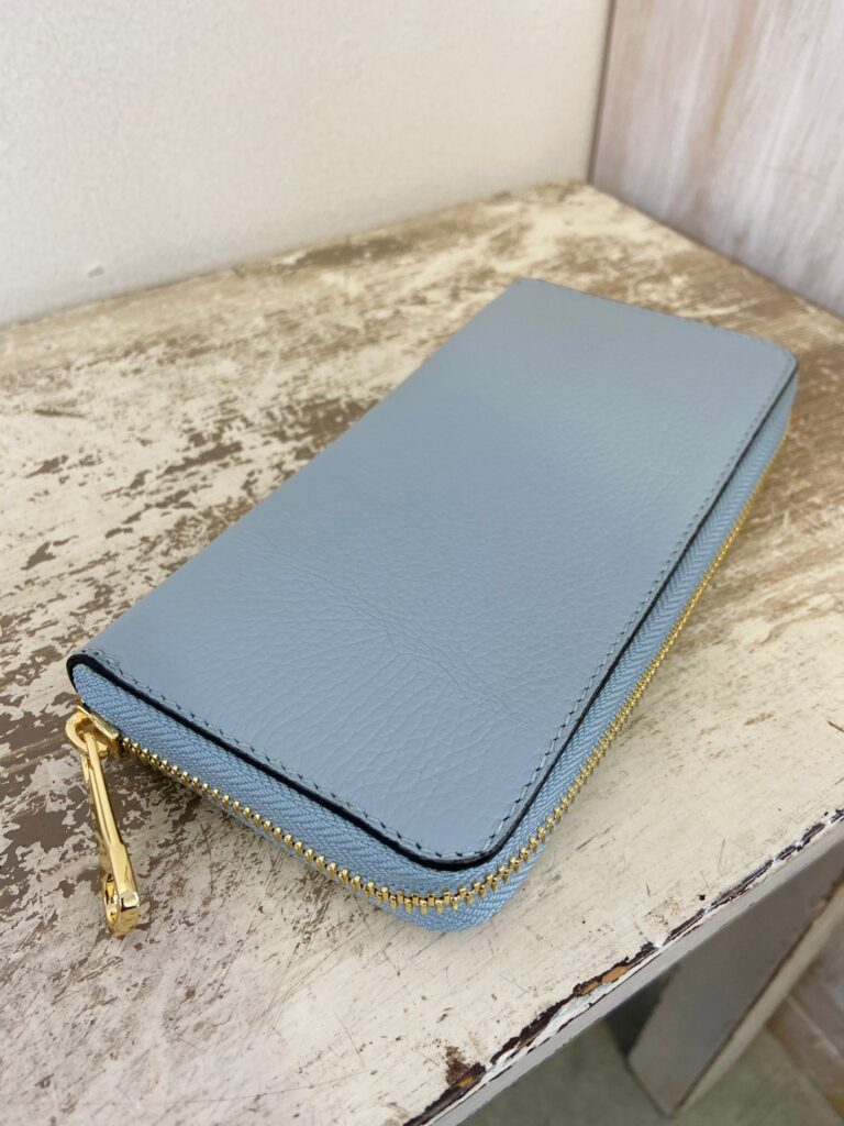 Portafogli grande con zip